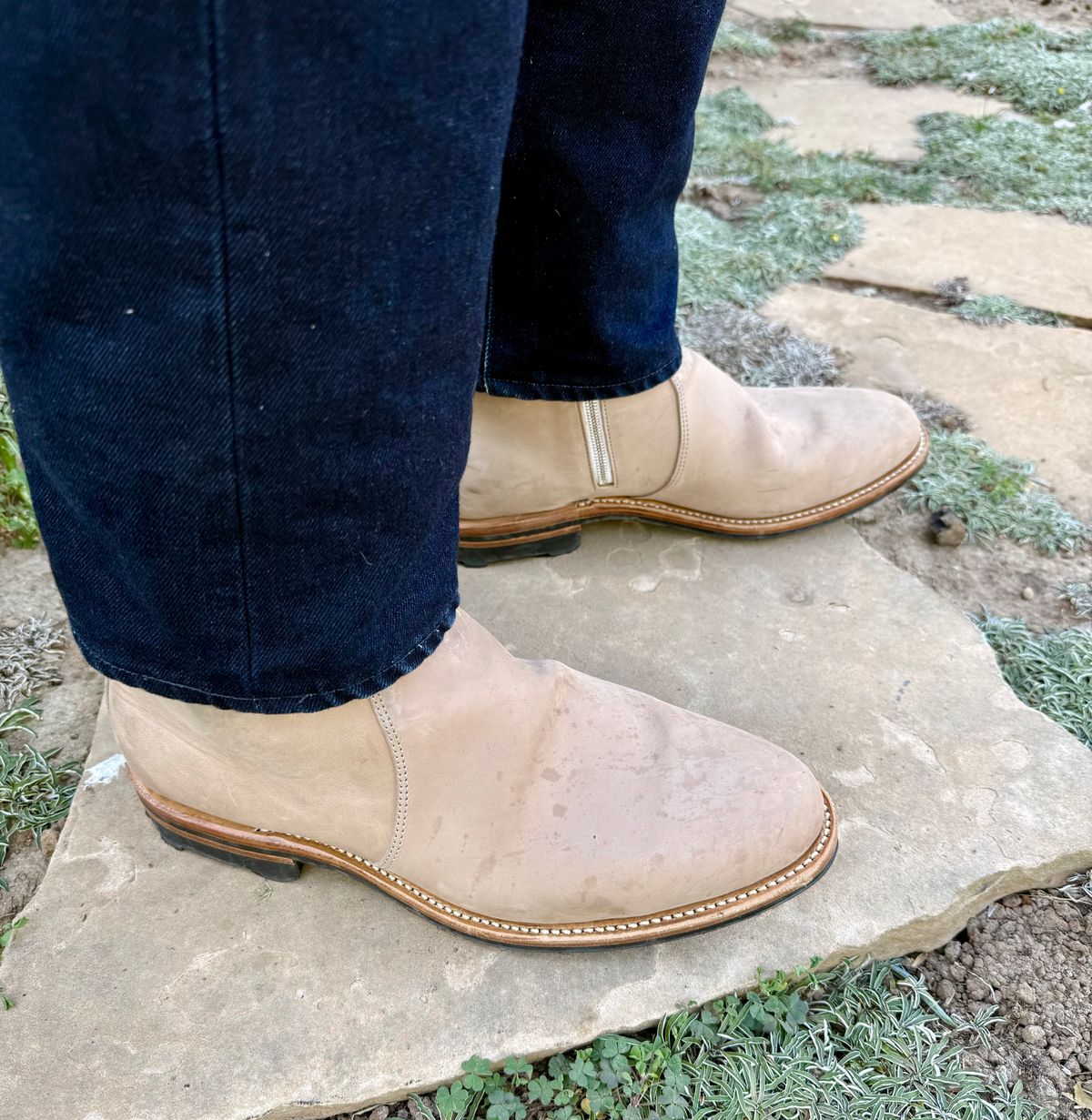Photo by zeroremain on October 8, 2025 of the Viberg Side Zip in Maryam Light Grey Horsebutt.