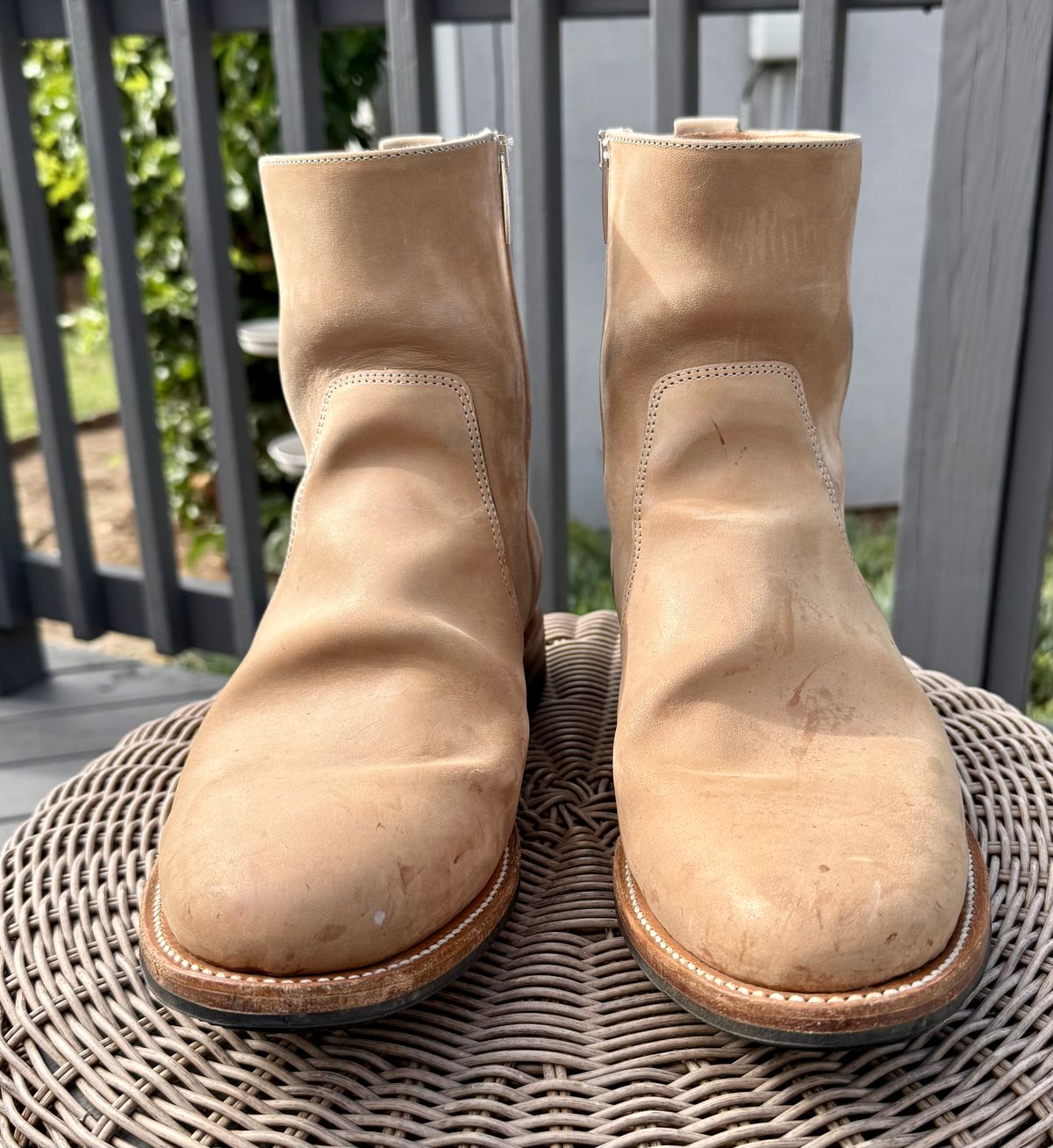 Photo by zeroremain on November 1, 2025 of the Viberg Side Zip in Maryam Light Grey Horsebutt.