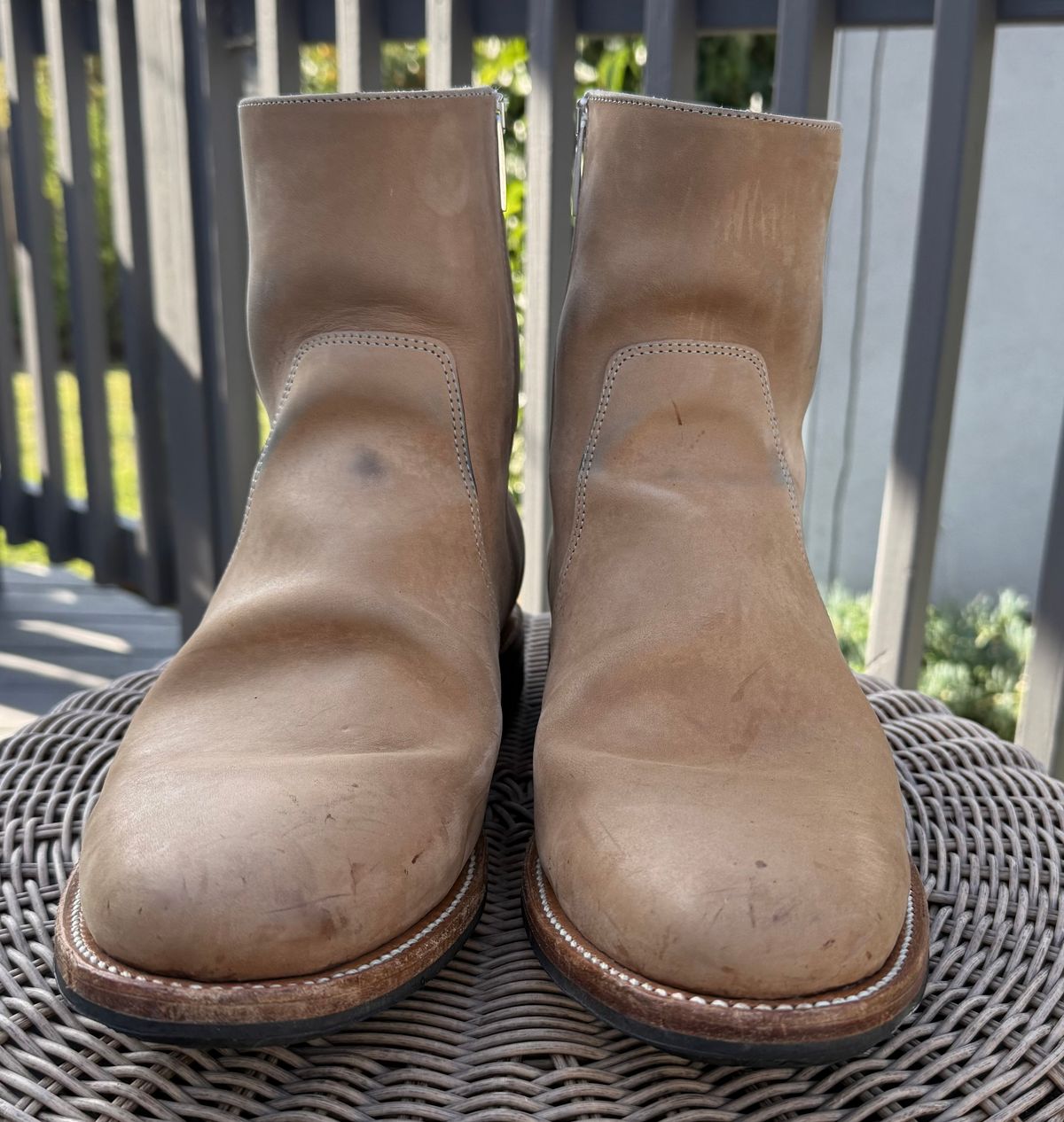 Photo by zeroremain on December 1, 2025 of the Viberg Side Zip in Maryam Light Grey Horsebutt.