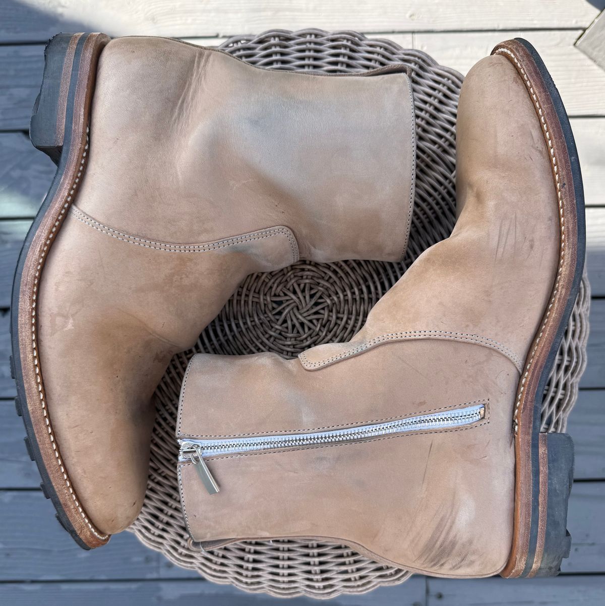 Photo by zeroremain on December 1, 2025 of the Viberg Side Zip in Maryam Light Grey Horsebutt.