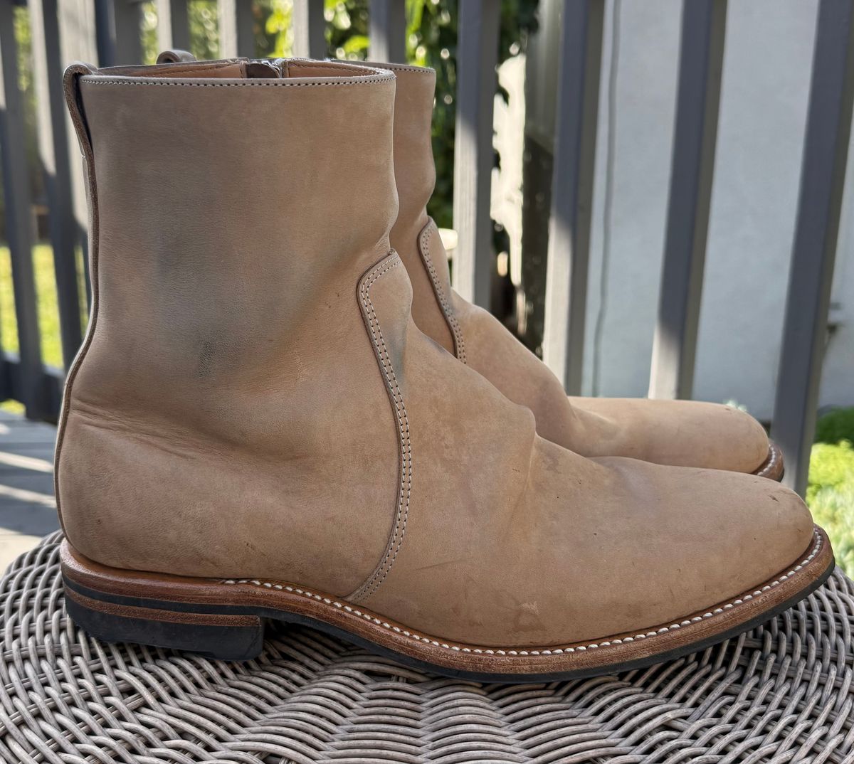 Photo by zeroremain on December 1, 2025 of the Viberg Side Zip in Maryam Light Grey Horsebutt.