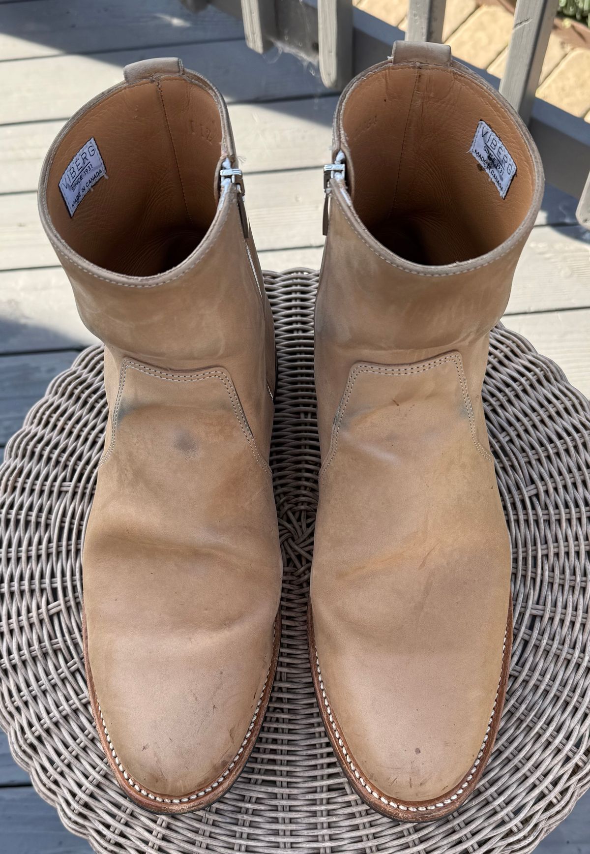 Photo by zeroremain on December 1, 2025 of the Viberg Side Zip in Maryam Light Grey Horsebutt.