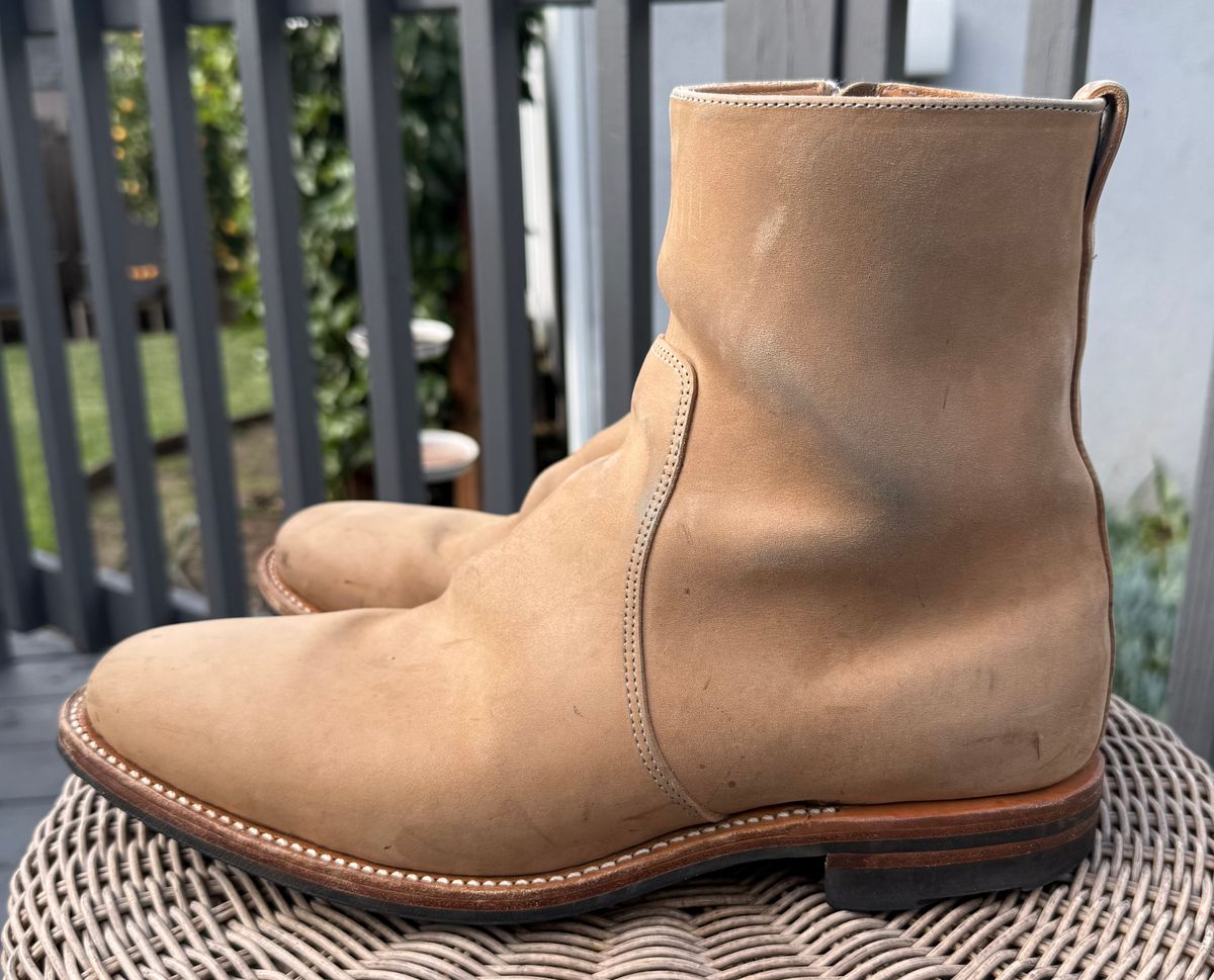 Photo by zeroremain on January 1, 2026 of the Viberg Side Zip in Maryam Light Grey Horsebutt.