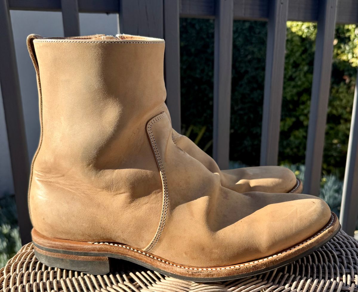 Photo by zeroremain on February 4, 2026 of the Viberg Side Zip in Maryam Light Grey Horsebutt.