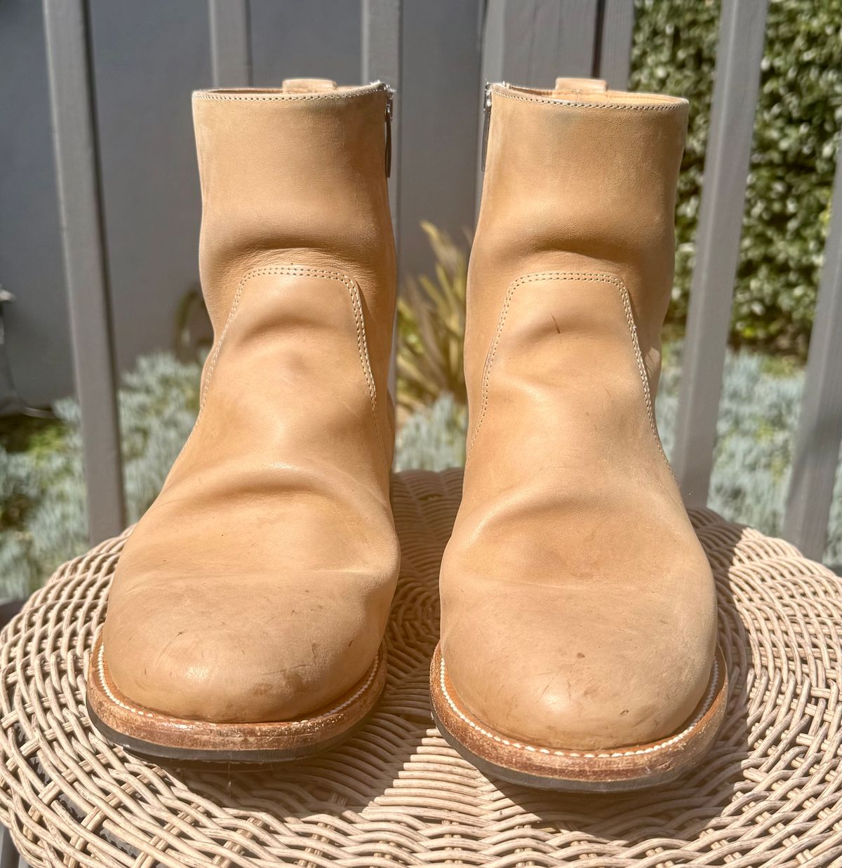 Photo by zeroremain on March 4, 2026 of the Viberg Side Zip in Maryam Light Grey Horsebutt.