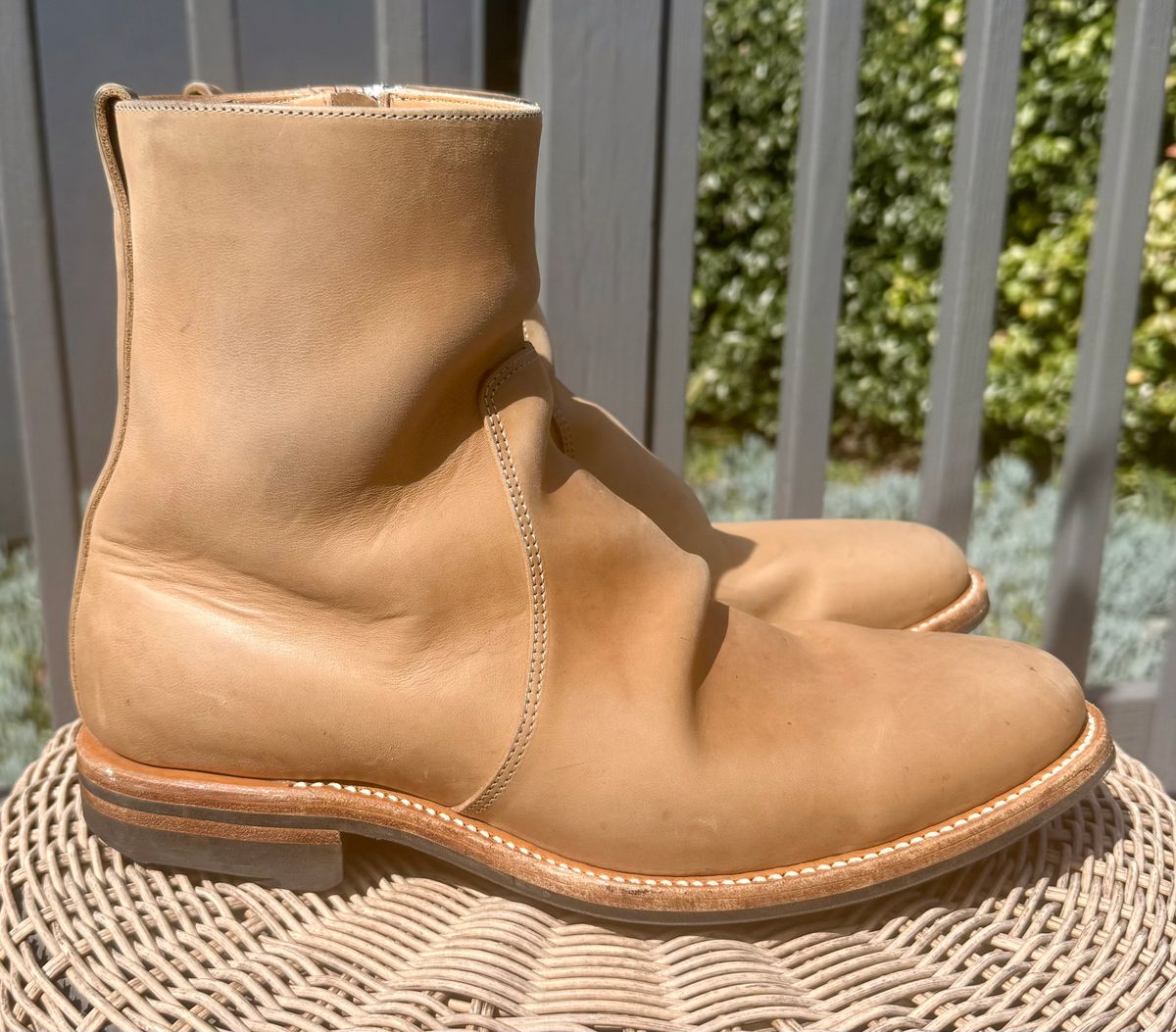 Photo by zeroremain on March 4, 2026 of the Viberg Side Zip in Maryam Light Grey Horsebutt.