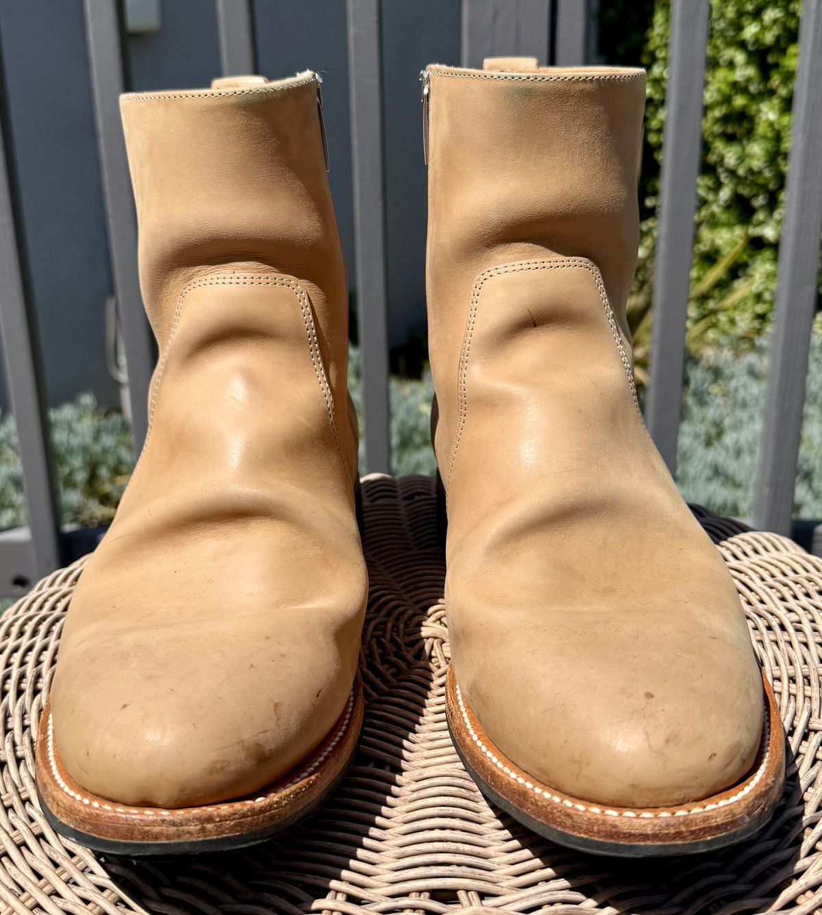 Photo by zeroremain on April 5, 2026 of the Viberg Side Zip in Maryam Light Grey Horsebutt.