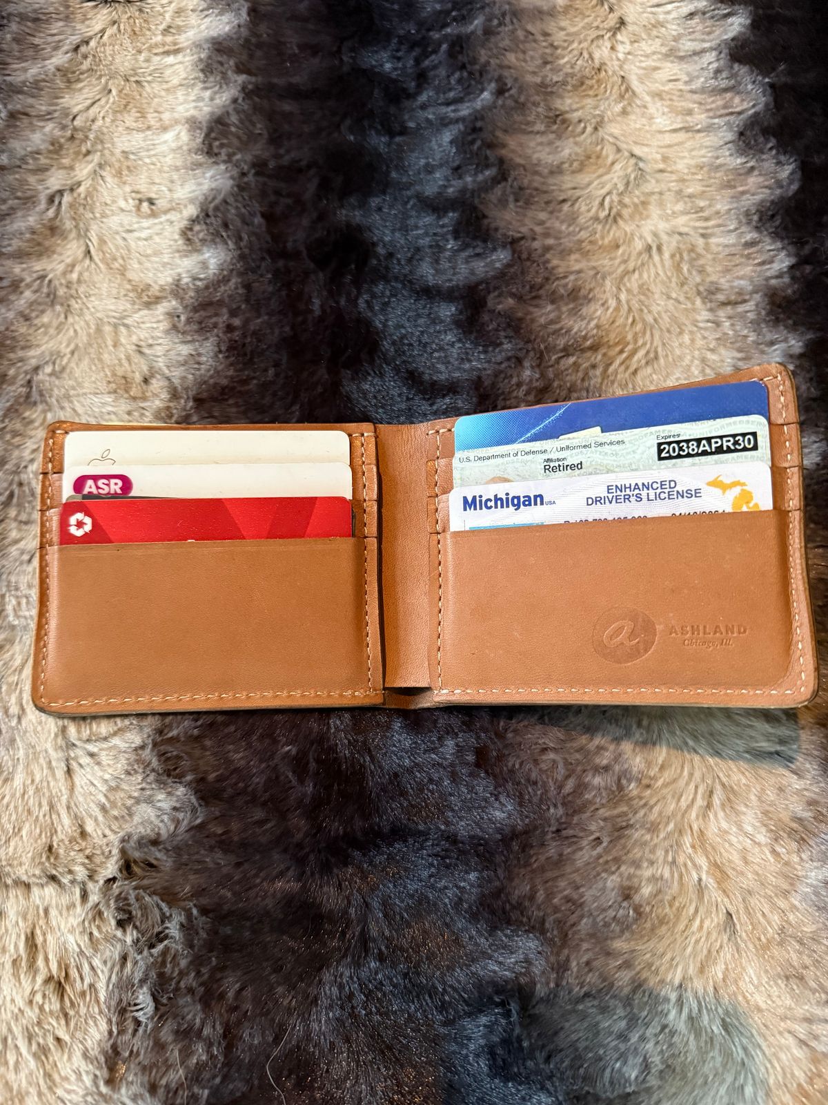 Photo by Mirswith95 on October 7, 2025 of the Ashland Leather Johnny The Fox Wallet in Horween English Tan Dublin.
