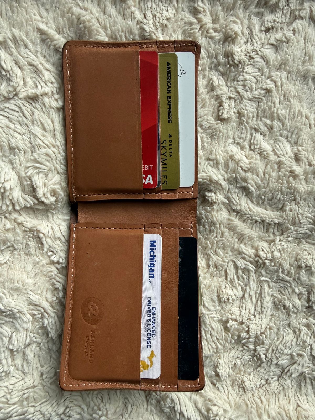 Photo by Mirswith95 on November 1, 2025 of the Ashland Leather Johnny The Fox Wallet in Horween English Tan Dublin.