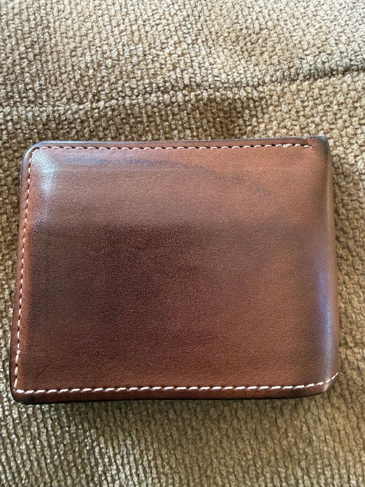 Photo by Mirswith95 on February 1, 2026 of the Ashland Leather Johnny The Fox Wallet in Horween English Tan Dublin.
