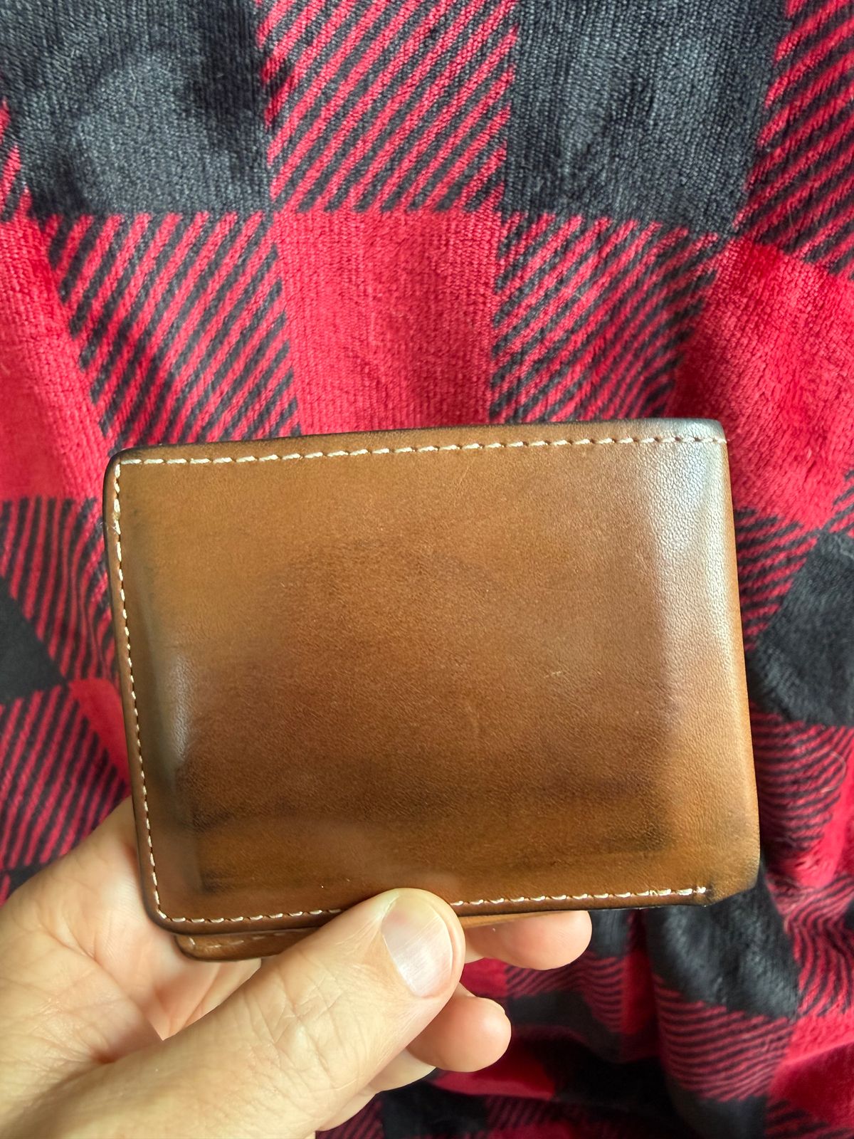 Photo by Mirswith95 on March 3, 2026 of the Ashland Leather Johnny The Fox Wallet in Horween English Tan Dublin.