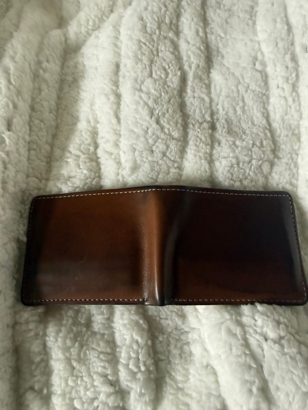 Photo by Mirswith95 on April 2, 2026 of the Ashland Leather Johnny The Fox Wallet in Horween English Tan Dublin.