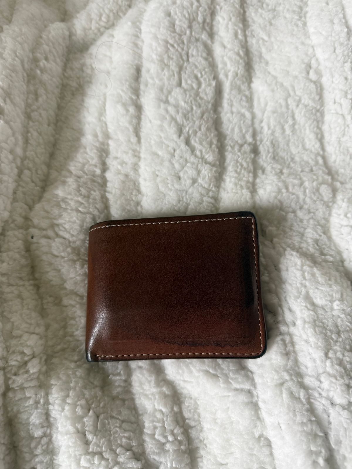 Photo by Mirswith95 on April 2, 2026 of the Ashland Leather Johnny The Fox Wallet in Horween English Tan Dublin.