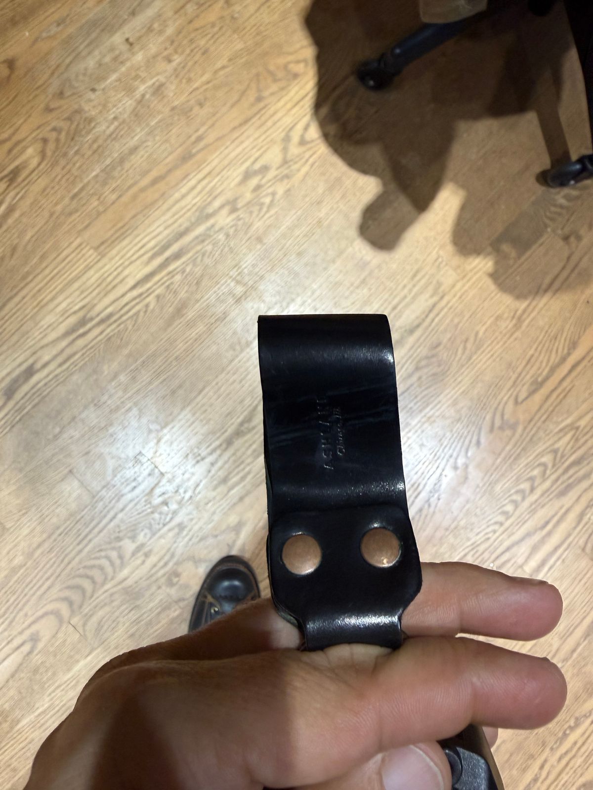 Photo by Mirswith95 on October 7, 2025 of the Ashland Leather Belt Loop Key Ring in Horween Black Shell Cordovan.