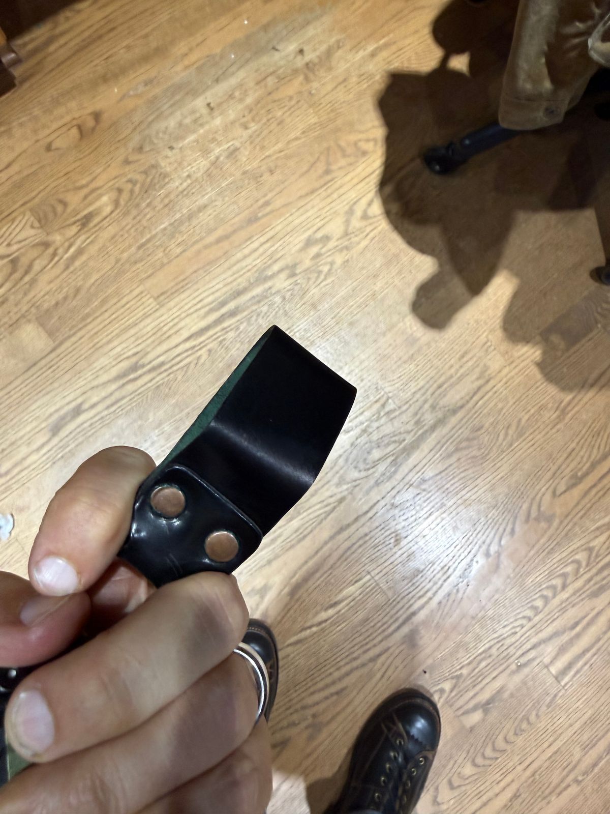 Photo by Mirswith95 on October 7, 2025 of the Ashland Leather Belt Loop Key Ring in Horween Black Shell Cordovan.