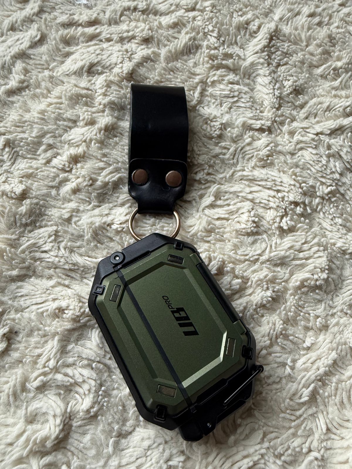 Photo by Mirswith95 on November 1, 2025 of the Ashland Leather Belt Loop Key Ring in Horween Black Shell Cordovan.