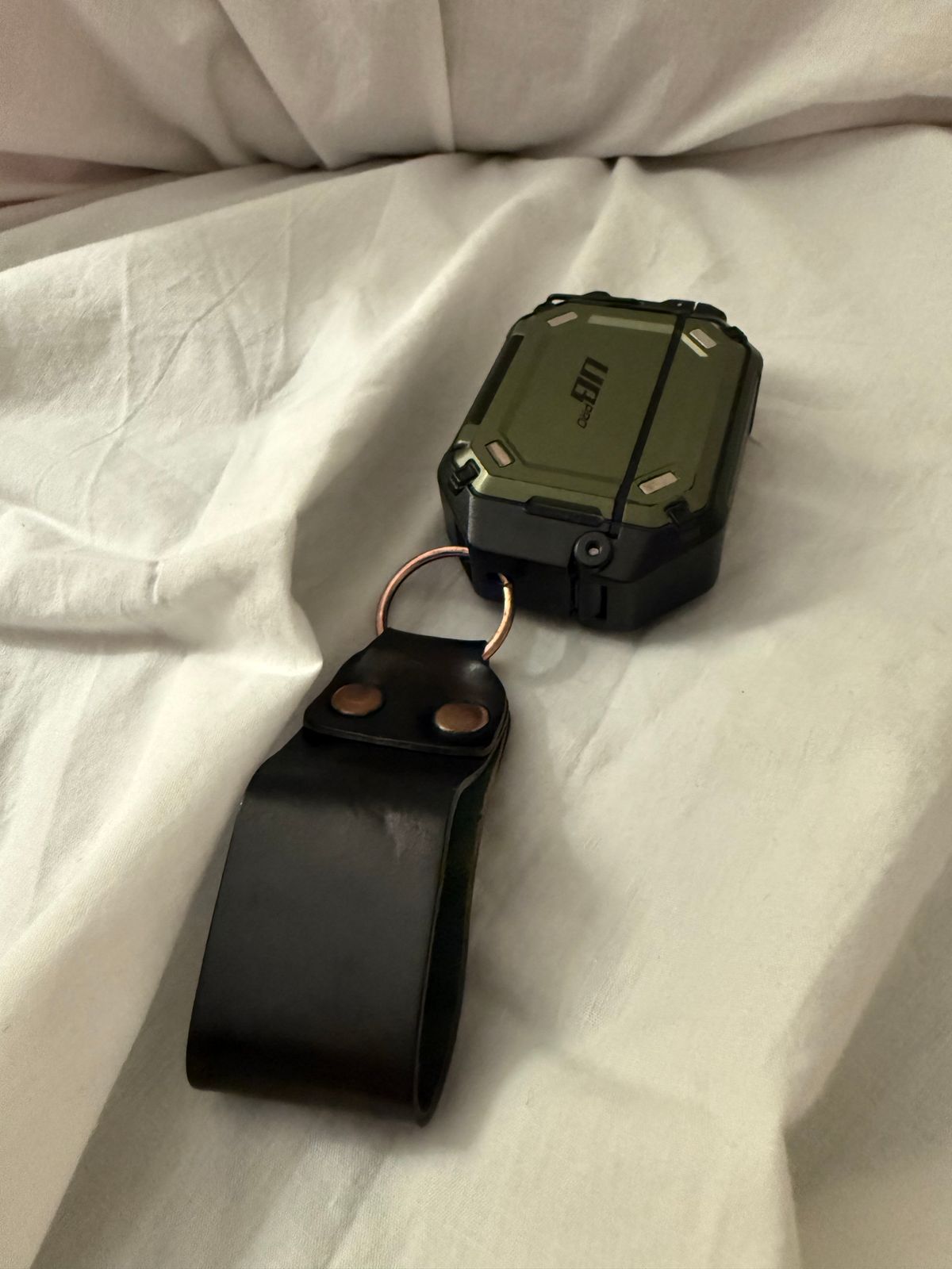 Photo by Mirswith95 on December 3, 2025 of the Ashland Leather Belt Loop Key Ring in Horween Black Shell Cordovan.