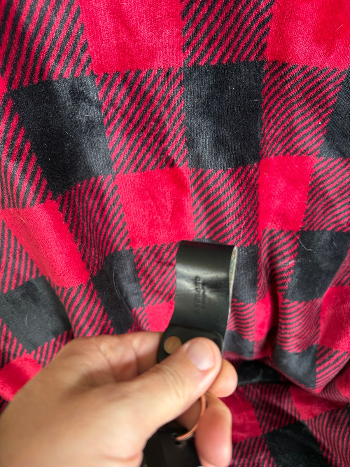 Photo by Mirswith95 on March 3, 2026 of the Ashland Leather Belt Loop Key Ring in Horween Black Shell Cordovan.