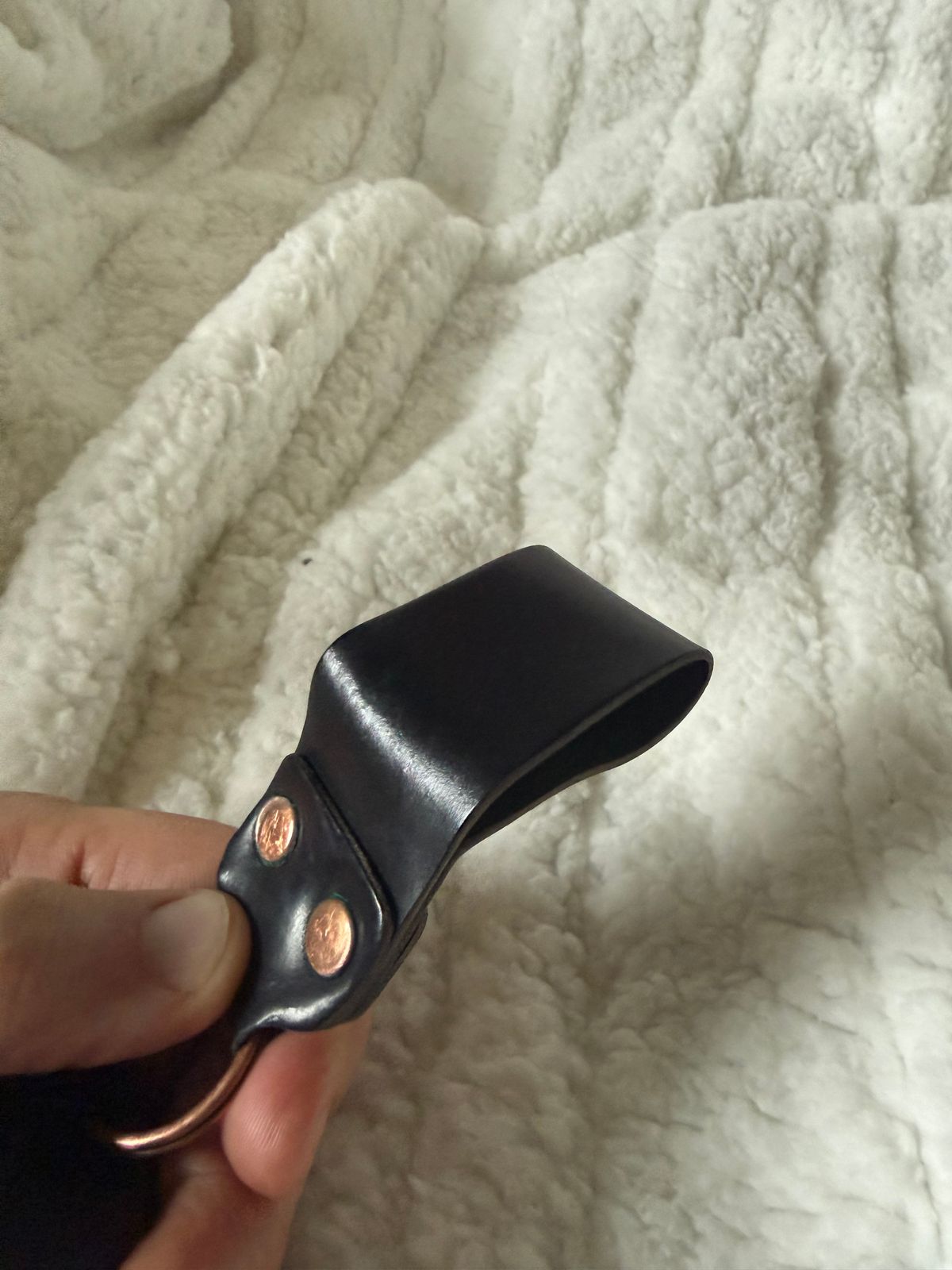 Photo by Mirswith95 on April 2, 2026 of the Ashland Leather Belt Loop Key Ring in Horween Black Shell Cordovan.