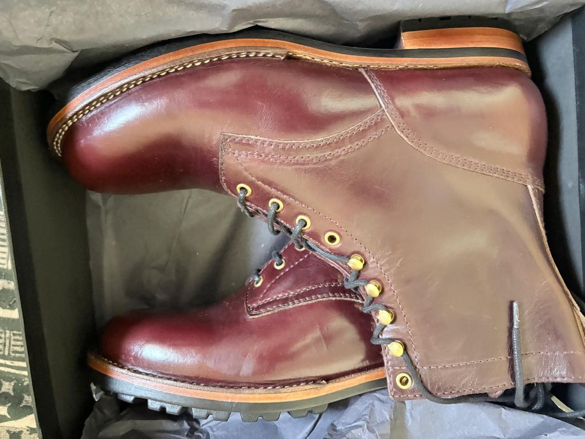 Photo by kmudradi on May 11, 2025 of the Blkbrd Shoemaker Custom Model in Horween Color 8 Chromexcel.