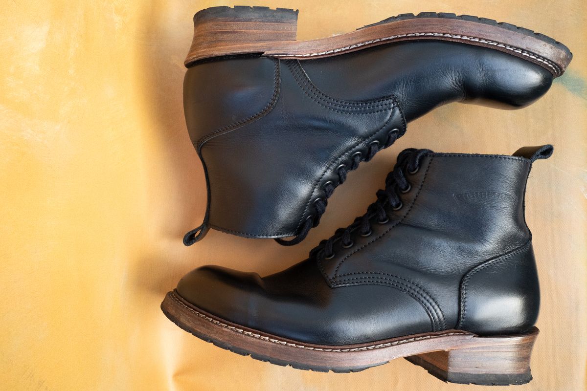 Photo by alexzh25 on March 2, 2026 of the Sandmann Courthouse II in Black Greasy Cowhide.