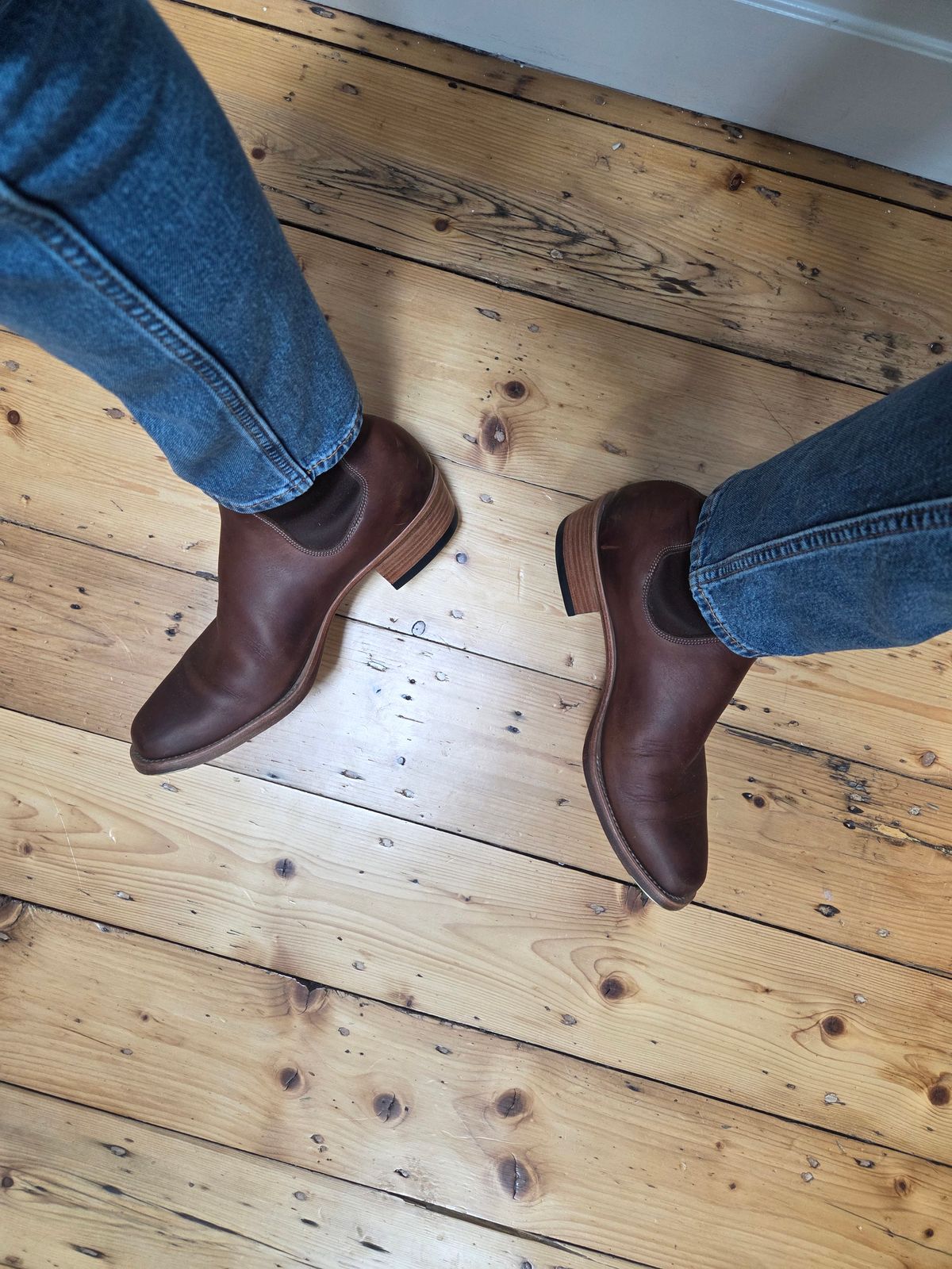 Photo by DownThunderdome on November 15, 2025 of the Wootten Sgt. Pepper in Waxxed Saddle Tan.