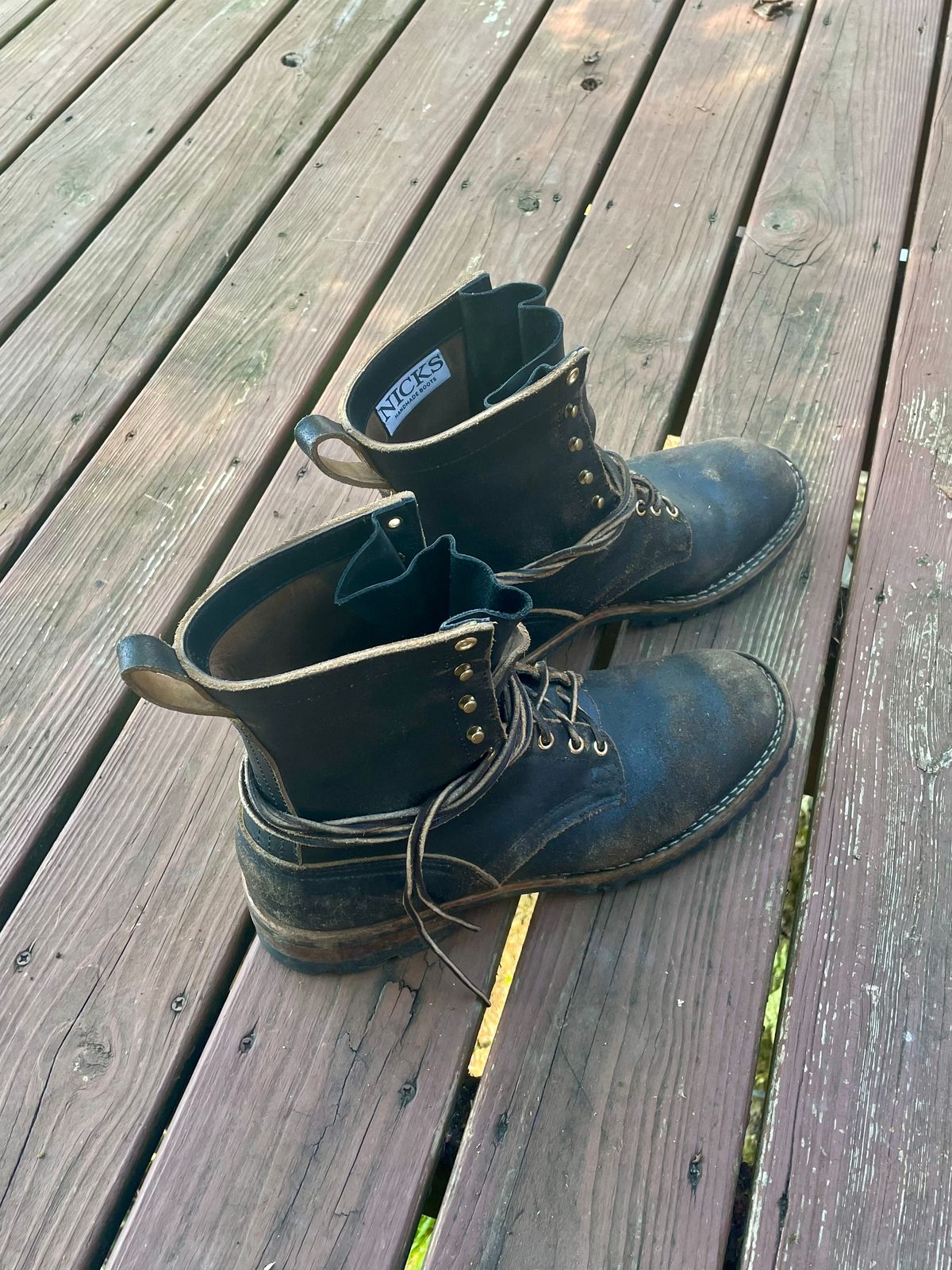 Photo by NHTerp on September 14, 2025 of the Nicks Overlander in Horween Black Waxed Flesh.