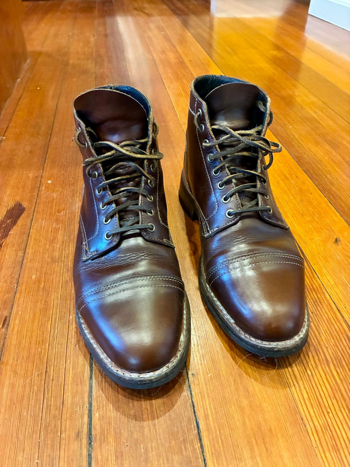 Photo by chrsd on December 22, 2025 of the Thursday Vanguard in Horween French Roast Chromexcel & Horween Brown Chromexcel.