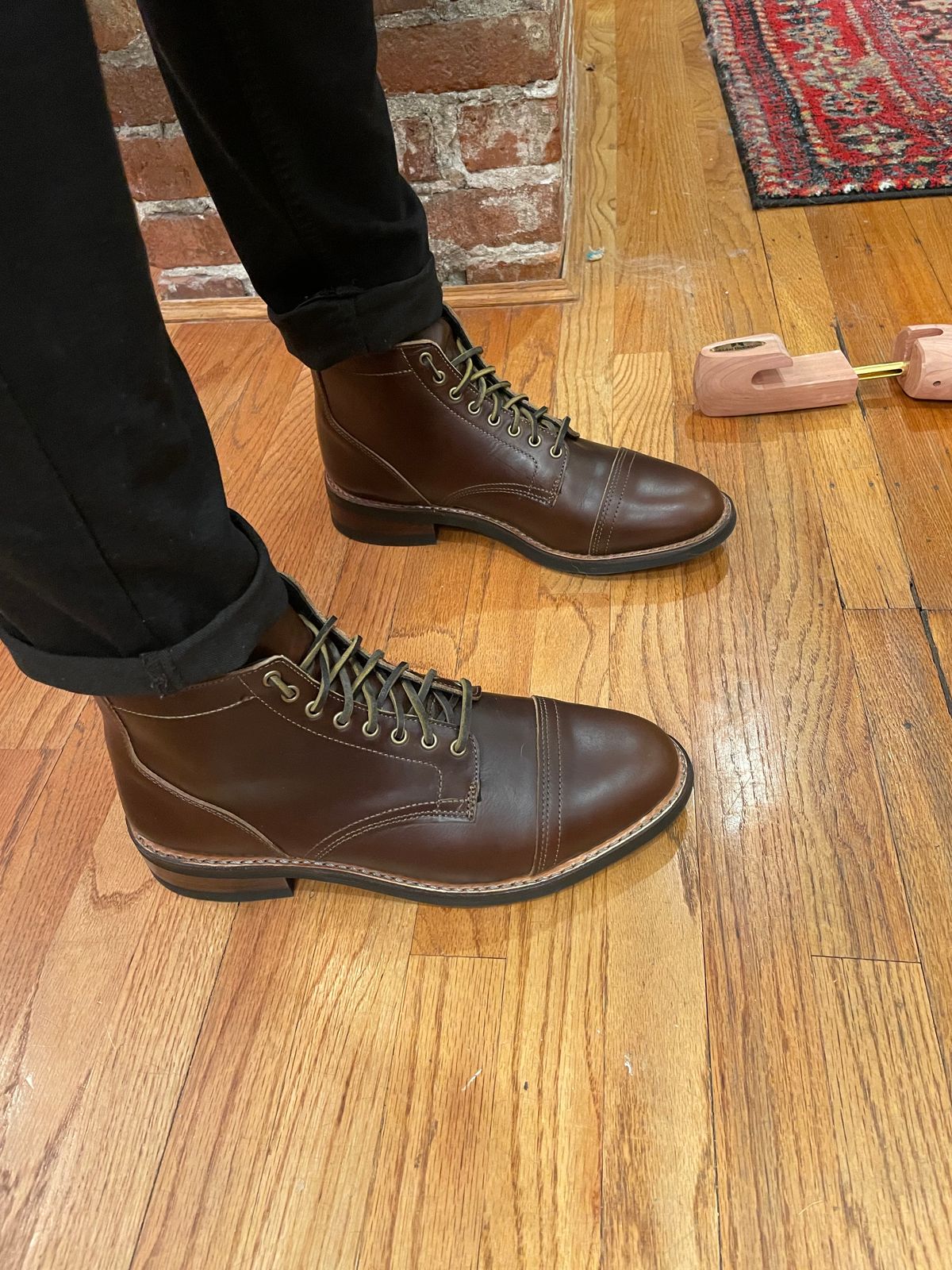 Photo by chrsd on January 25, 2024 of the Thursday Vanguard in Horween French Roast Chromexcel & Horween Brown Chromexcel.