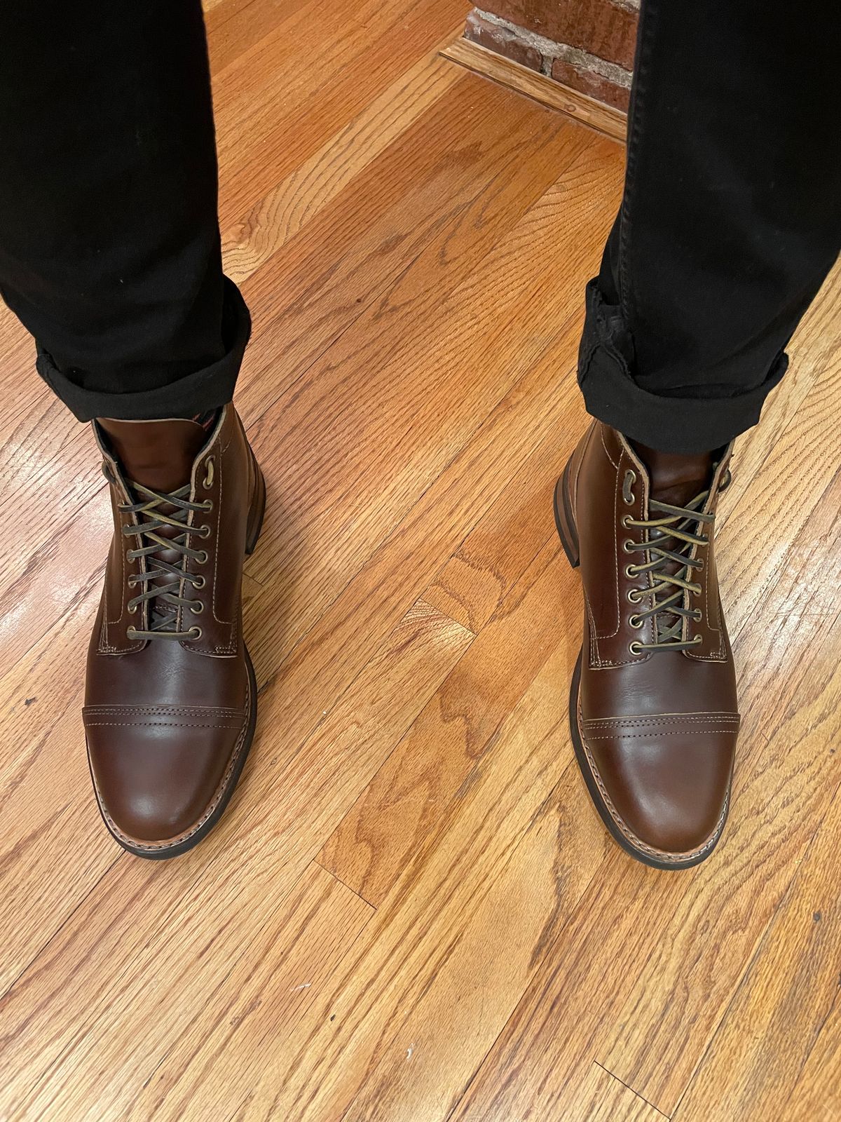 Photo by chrsd on January 25, 2024 of the Thursday Vanguard in Horween French Roast Chromexcel & Horween Brown Chromexcel.
