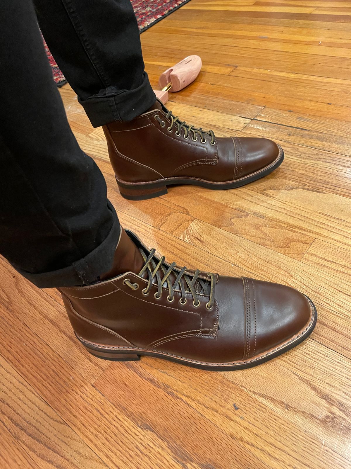 Photo by chrsd on January 25, 2024 of the Thursday Vanguard in Horween French Roast Chromexcel & Horween Brown Chromexcel.