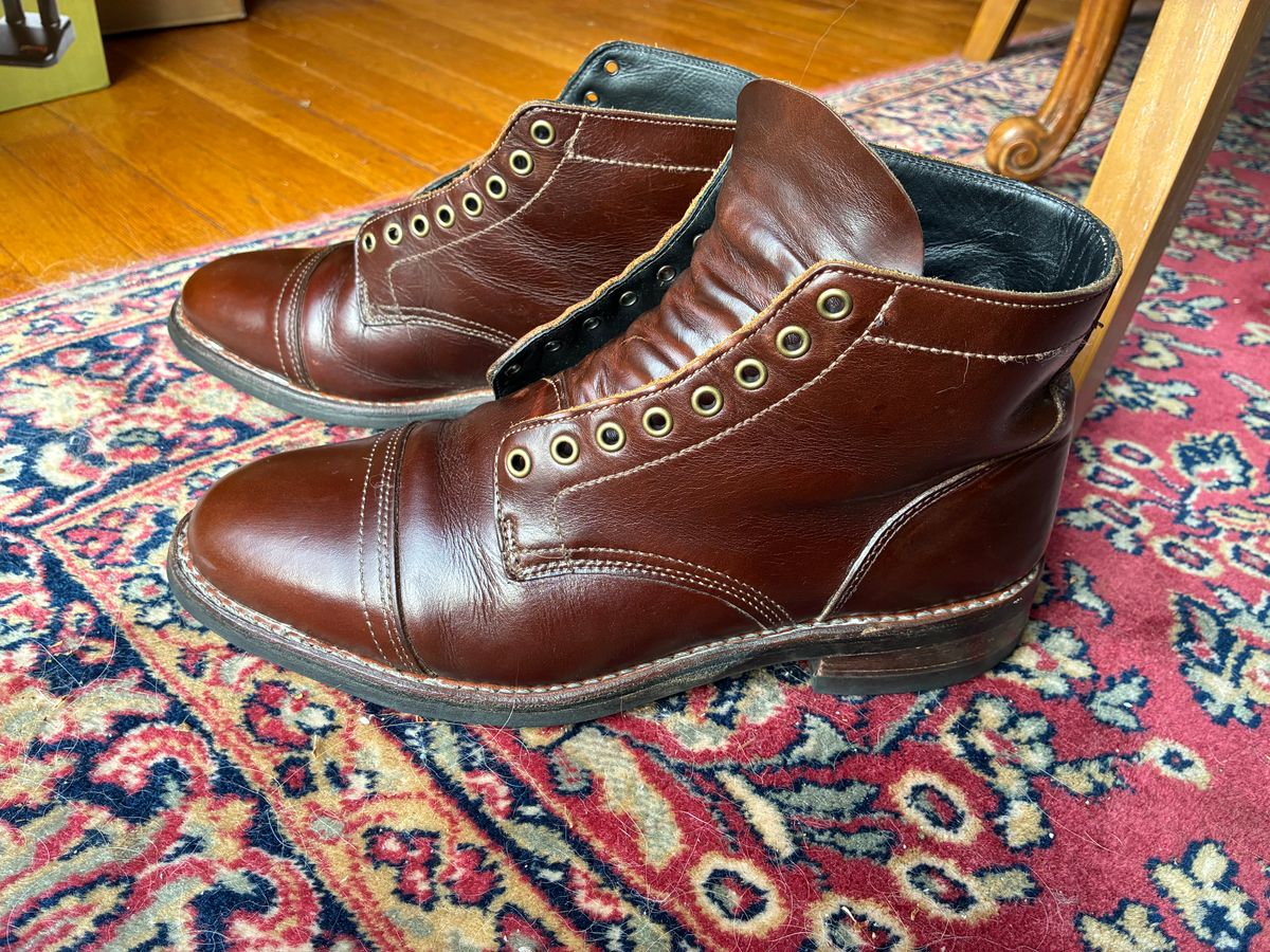 Photo by Cdbr on May 10, 2026 of the Thursday Vanguard in Horween French Roast Chromexcel & Horween Brown Chromexcel.