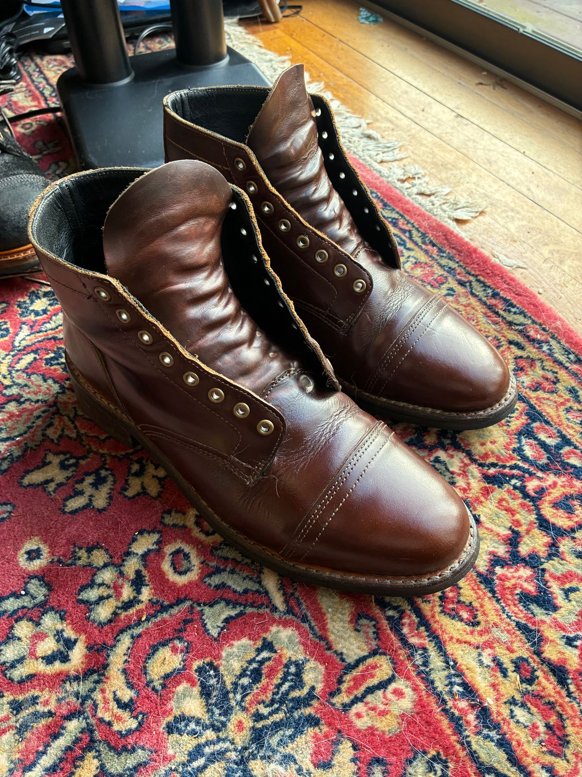Photo by Cdbr on May 10, 2026 of the Thursday Vanguard in Horween French Roast Chromexcel & Horween Brown Chromexcel.