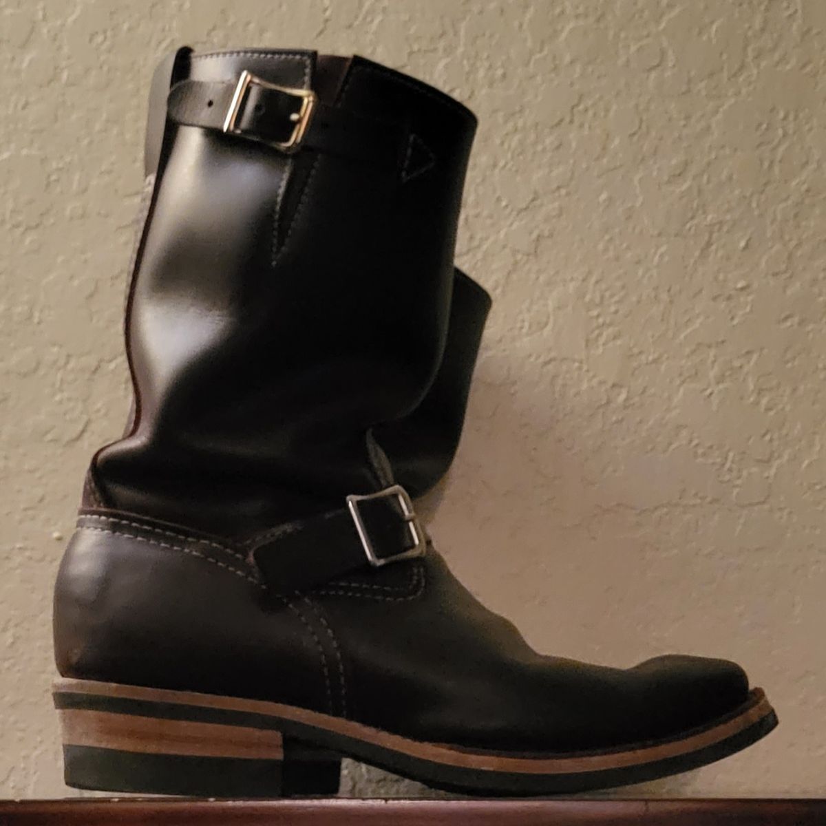 Photo by Mobeeenzeee on December 6, 2025 of the Wesco Boss Engineer Boot in Burgundy Domain.