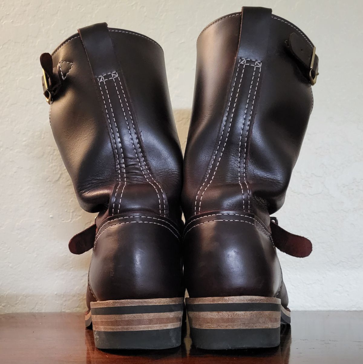 Photo by Mobeeenzeee on January 6, 2026 of the Wesco Boss Engineer Boot in Burgundy Domain.