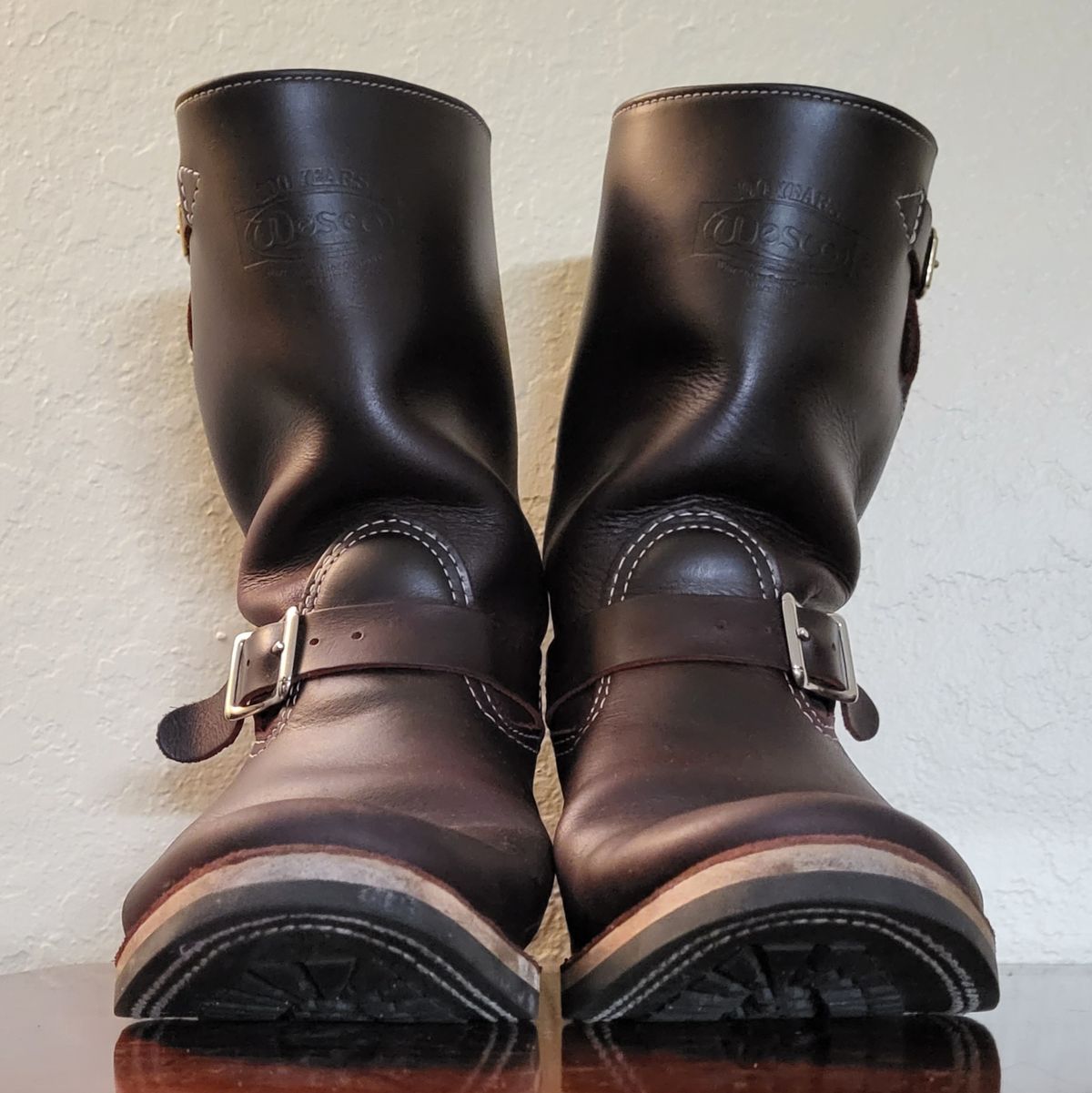 Photo by Mobeeenzeee on January 6, 2026 of the Wesco Boss Engineer Boot in Burgundy Domain.