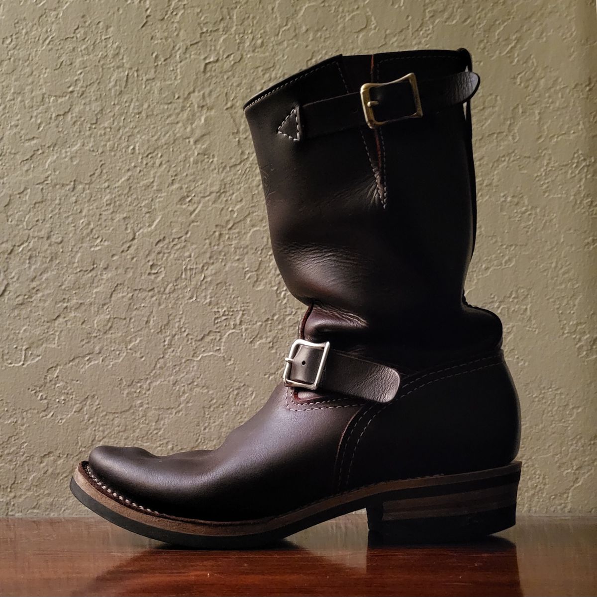 Photo by Mobeeenzeee on January 6, 2026 of the Wesco Boss Engineer Boot in Burgundy Domain.