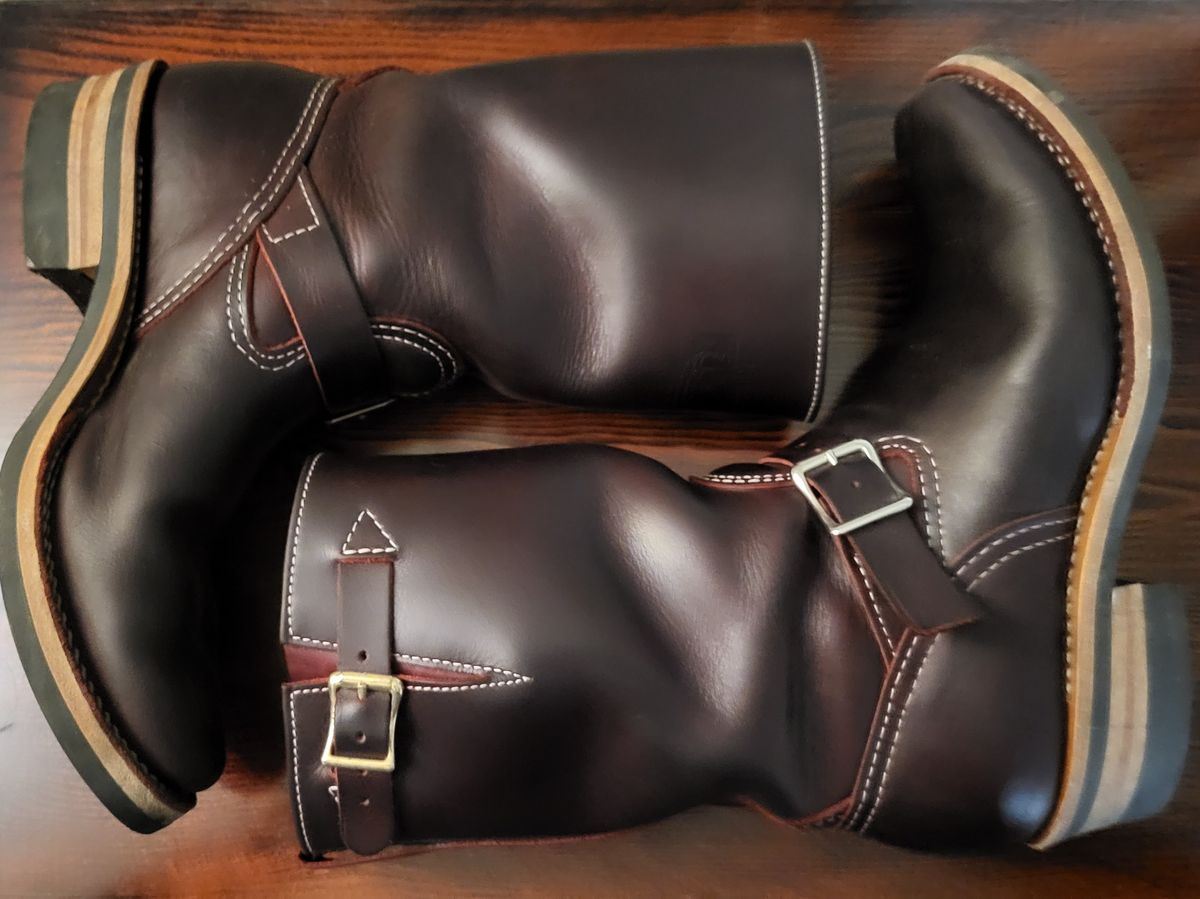 Photo by Mobeeenzeee on January 6, 2026 of the Wesco Boss Engineer Boot in Burgundy Domain.