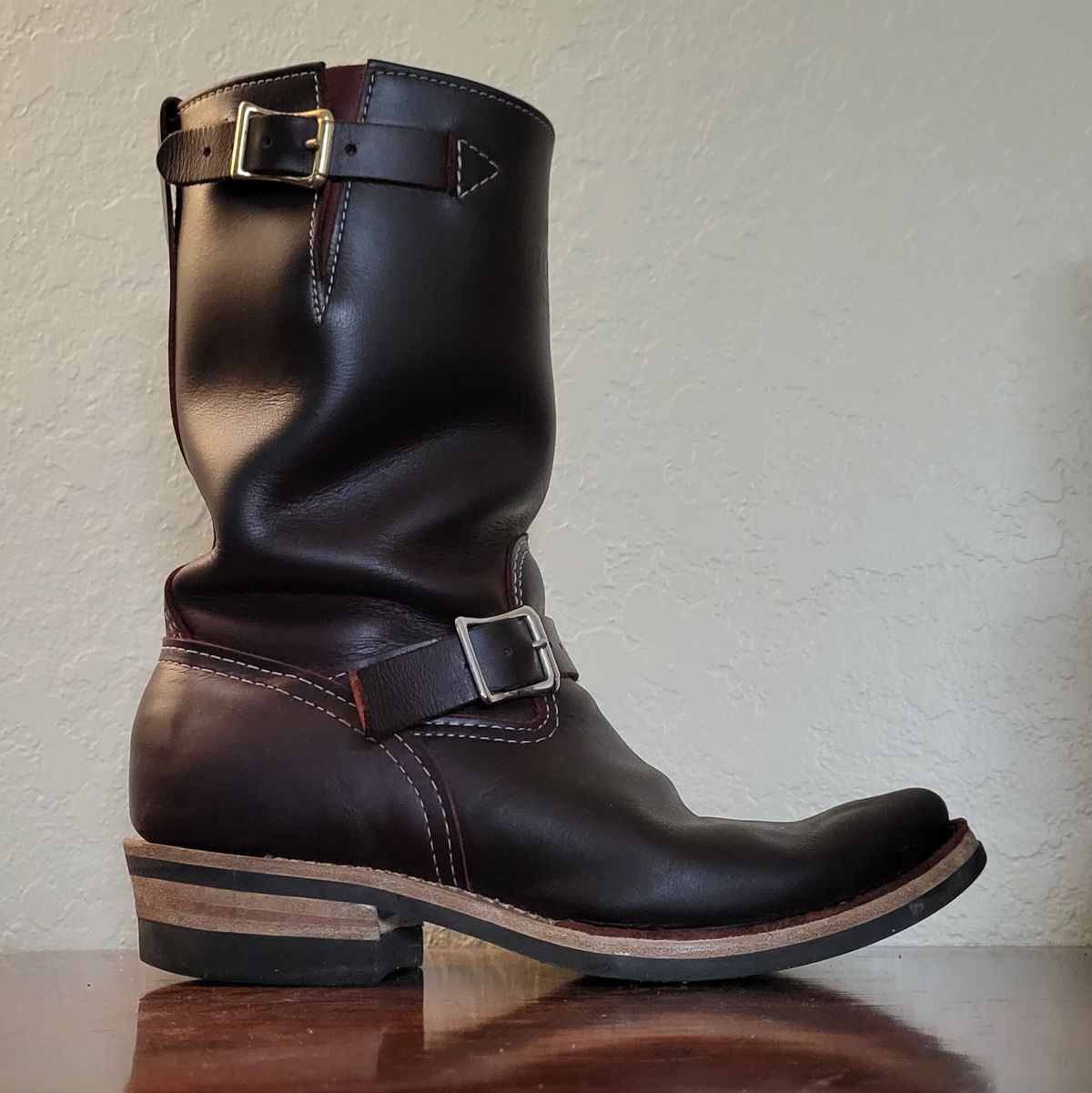 Photo by Mobeeenzeee on January 6, 2026 of the Wesco Boss Engineer Boot in Burgundy Domain.