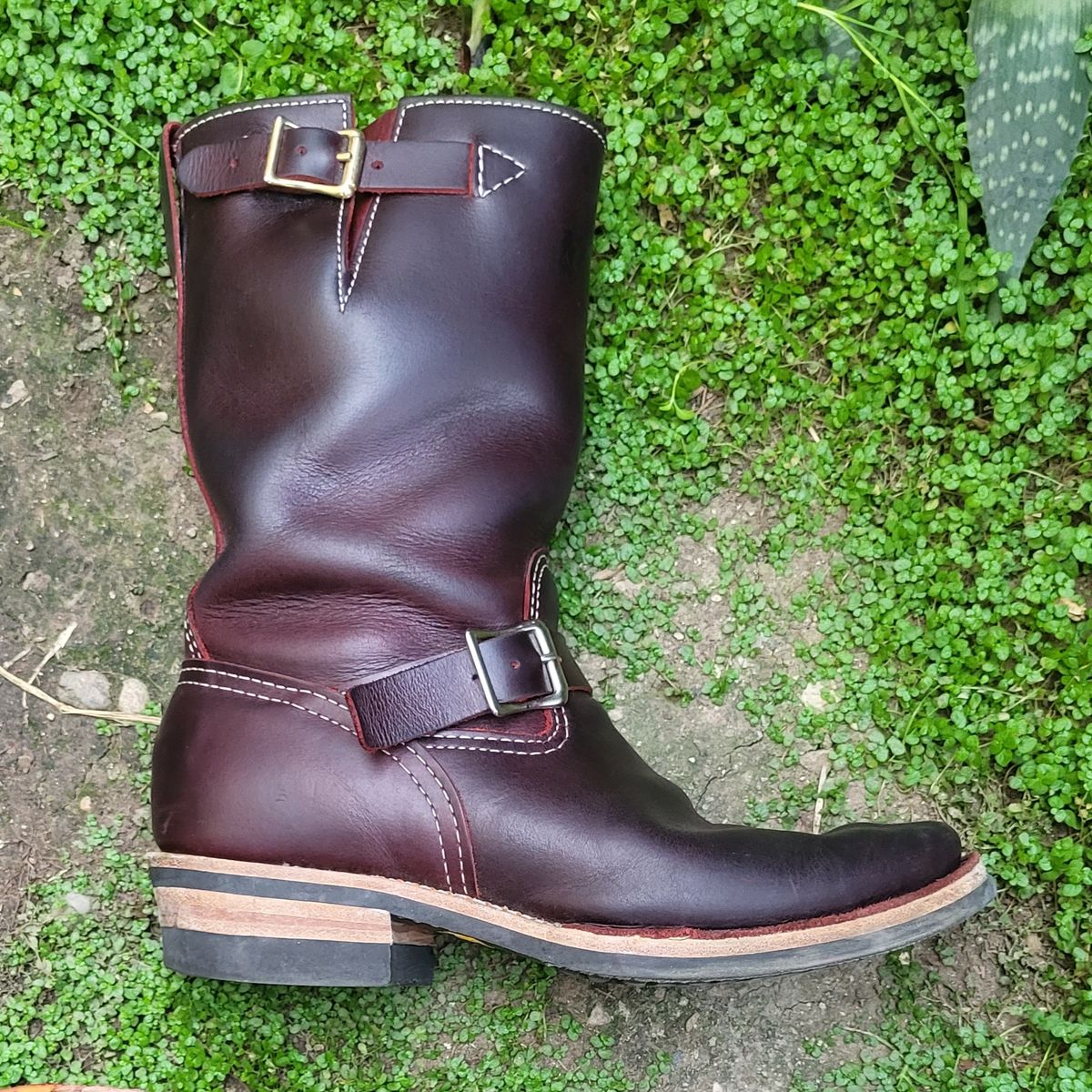 Photo by Mobeeenzeee on February 6, 2026 of the Wesco Boss Engineer Boot in Burgundy Domain.