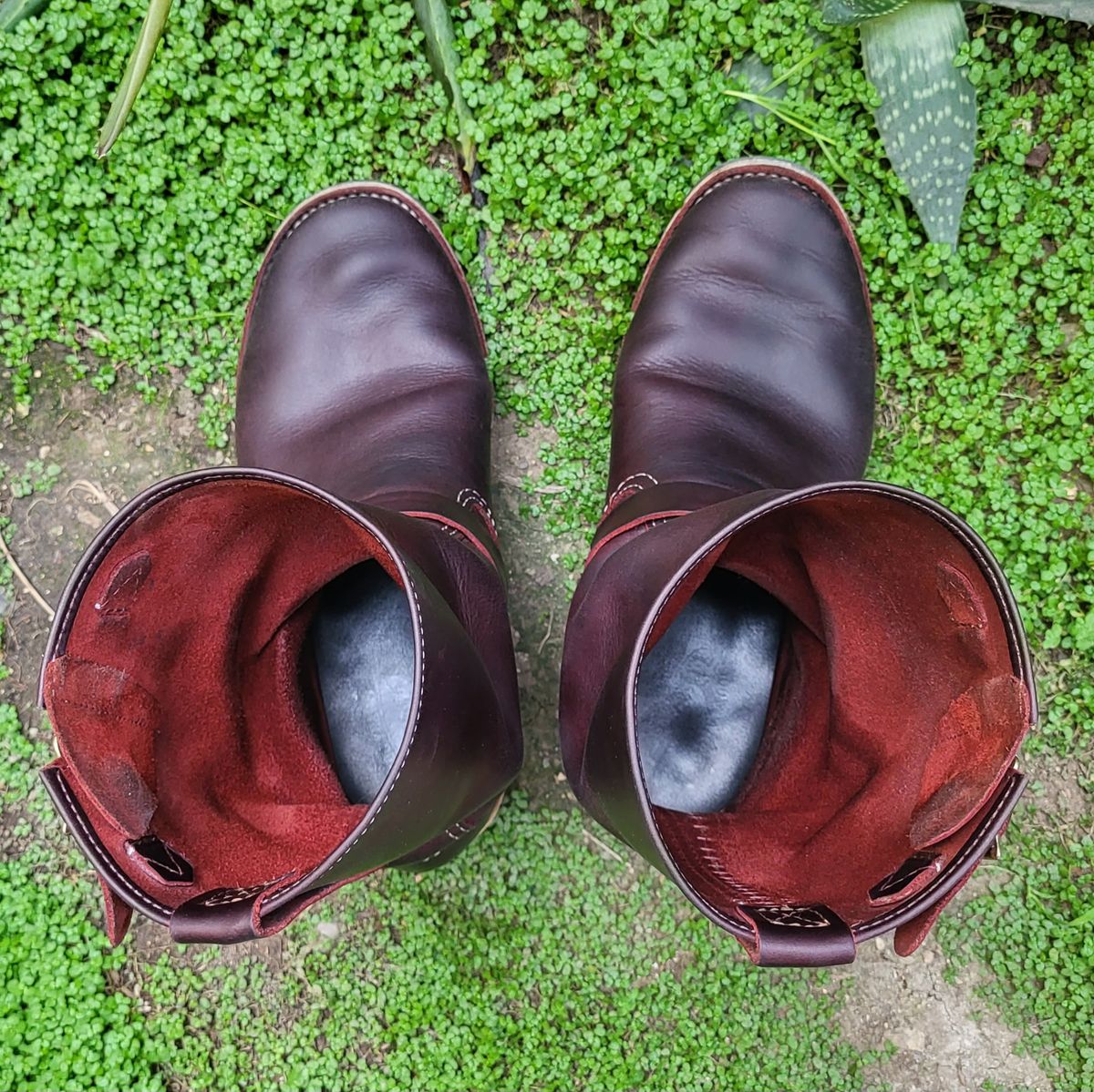 Photo by Mobeeenzeee on February 6, 2026 of the Wesco Boss Engineer Boot in Burgundy Domain.