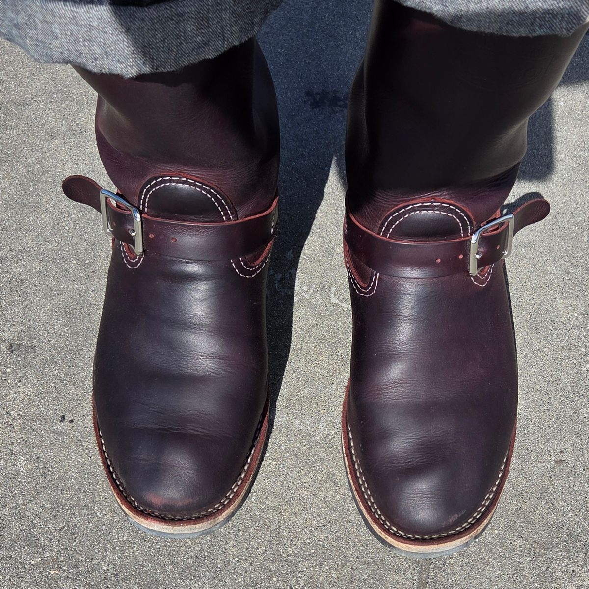 Photo by Mobeeenzeee on February 24, 2026 of the Wesco Boss Engineer Boot in Burgundy Domain.