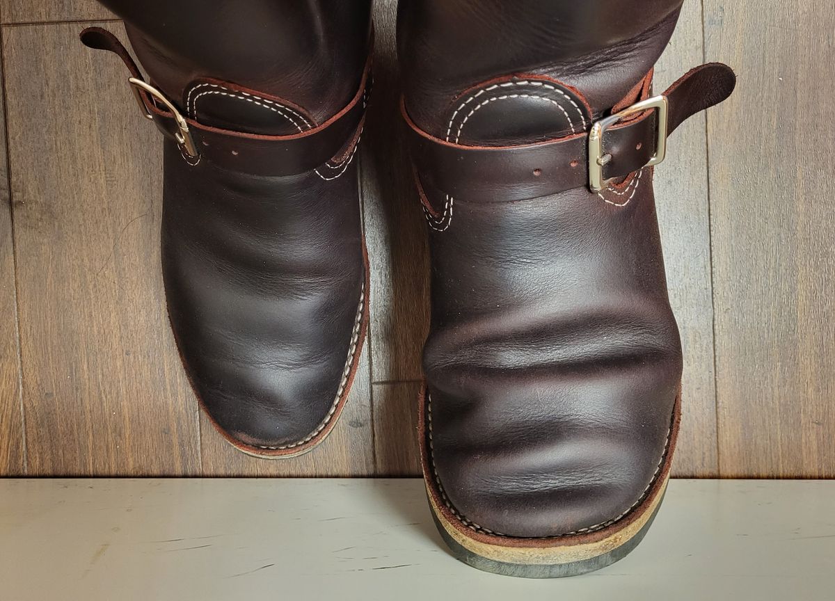 Photo by Mobeeenzeee on February 26, 2026 of the Wesco Boss Engineer Boot in Burgundy Domain.