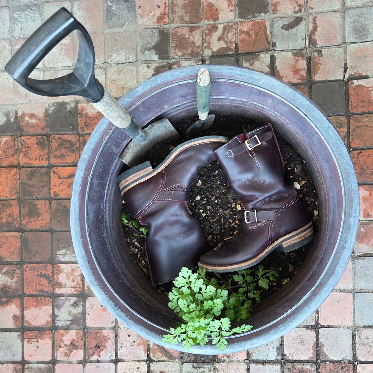 Photo by Mobeeenzeee on March 6, 2026 of the Wesco Boss Engineer Boot in Burgundy Domain.