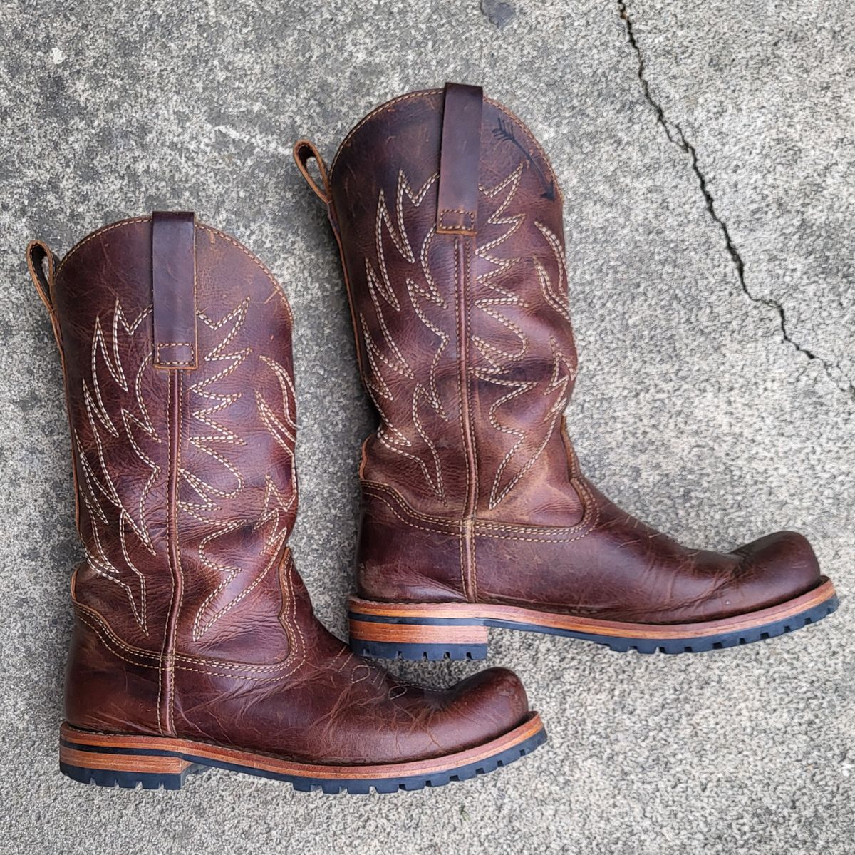 Photo by Mobeeenzeee on April 25, 2026 of the Craft & Glory Bandera Cowboy Boots in Craft & Glory / Full Grain Leather.