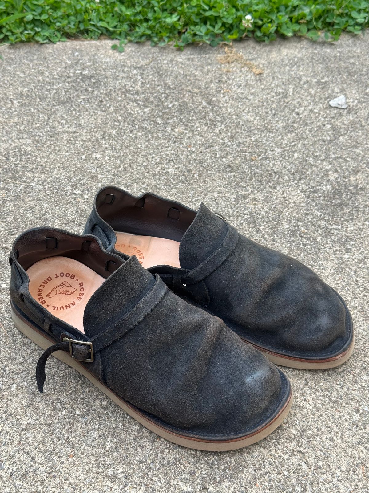 Photo by gstein.250 on July 10, 2026 of the Oak Street Bootmakers Country Loafer in Natural Cxl Rough Out Indigo.