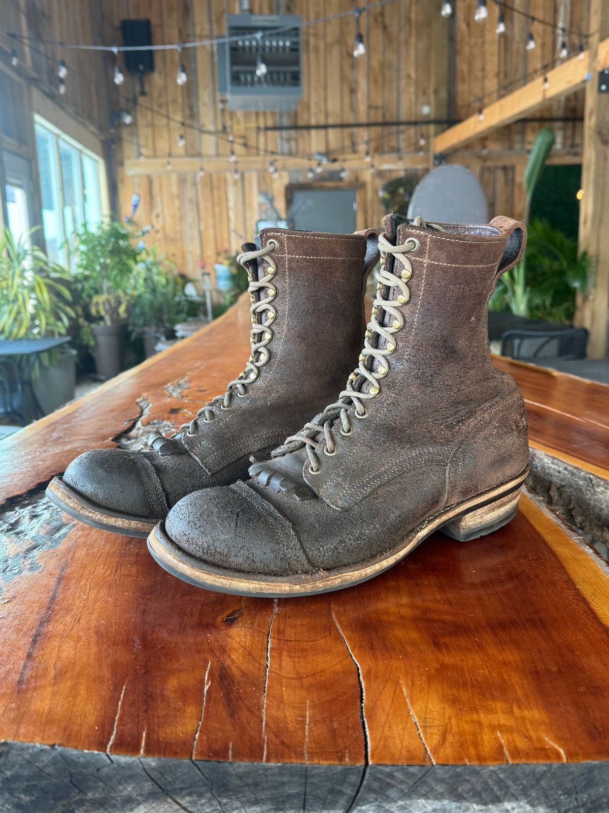 Photo by gstein.250 on February 2, 2026 of the Drew's Boots Contractor 8-inch in Brown Roughout.