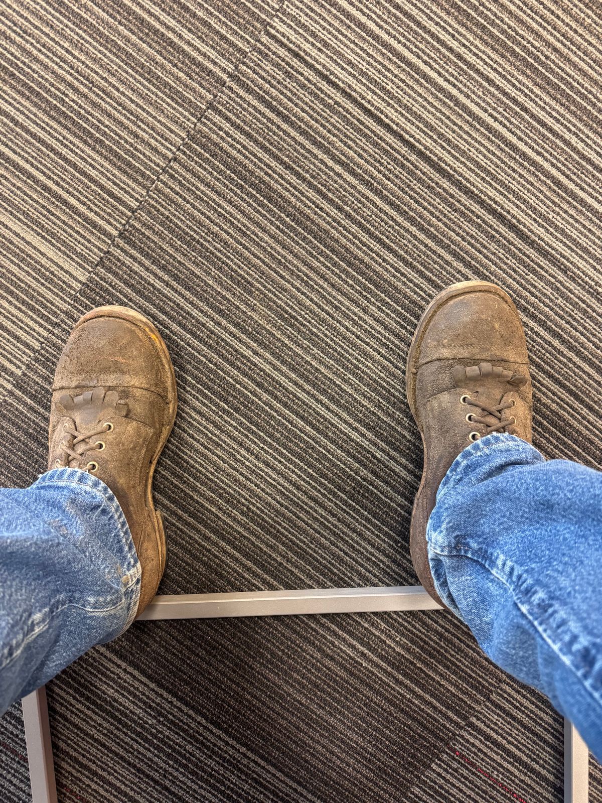 Photo by gstein.250 on March 5, 2026 of the Drew's Boots Contractor 8-inch in Brown Roughout.