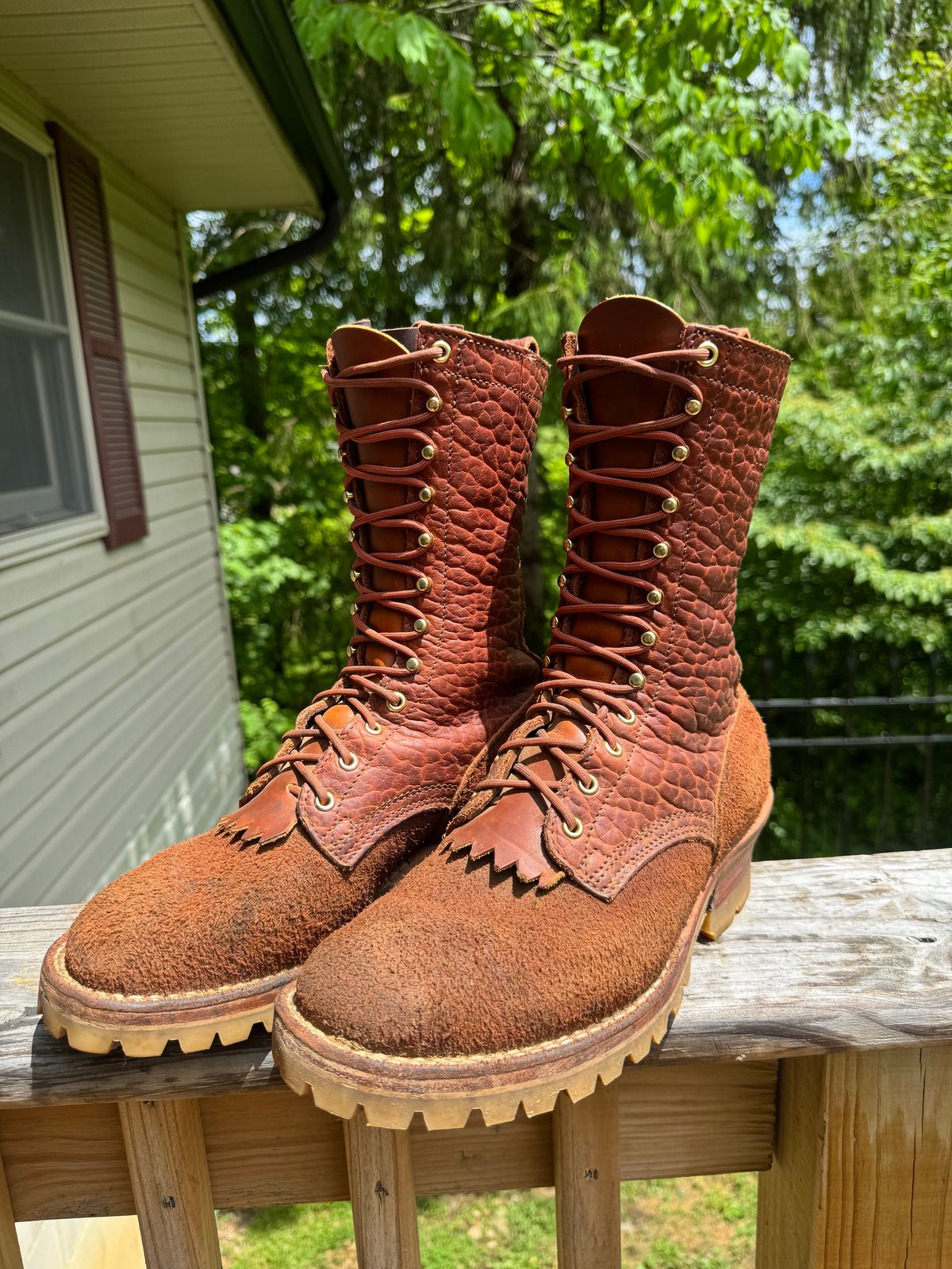 Photo by gstein.250 on June 6, 2026 of the Nicks BuilderPro in Law Tanning Chocolate Roughout Shruken Bison & Law Tanning Chocolate Smooth Shruken Bison.