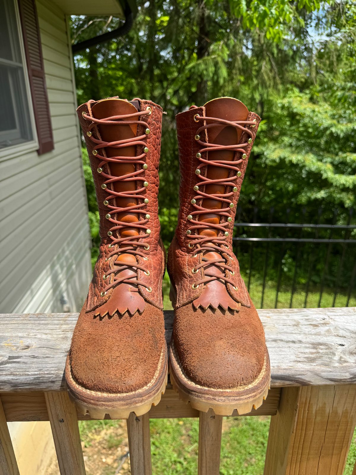 Photo by gstein.250 on June 6, 2026 of the Nicks BuilderPro in Law Tanning Chocolate Roughout Shruken Bison & Law Tanning Chocolate Smooth Shruken Bison.